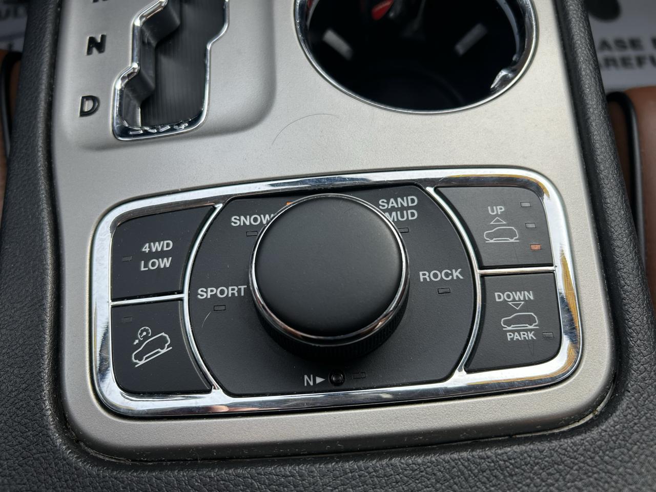 Jeep Grand Cherokee 4WD 4dr Overland 2012