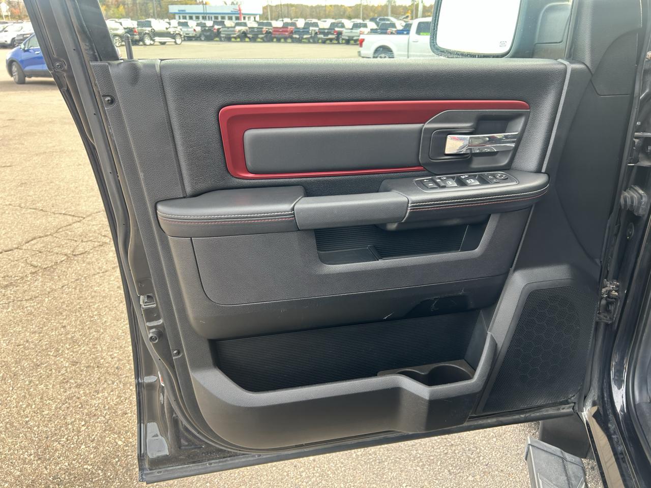 RAM 1500 Rebel 4x4 Crew Cab 5'7" Box 2017