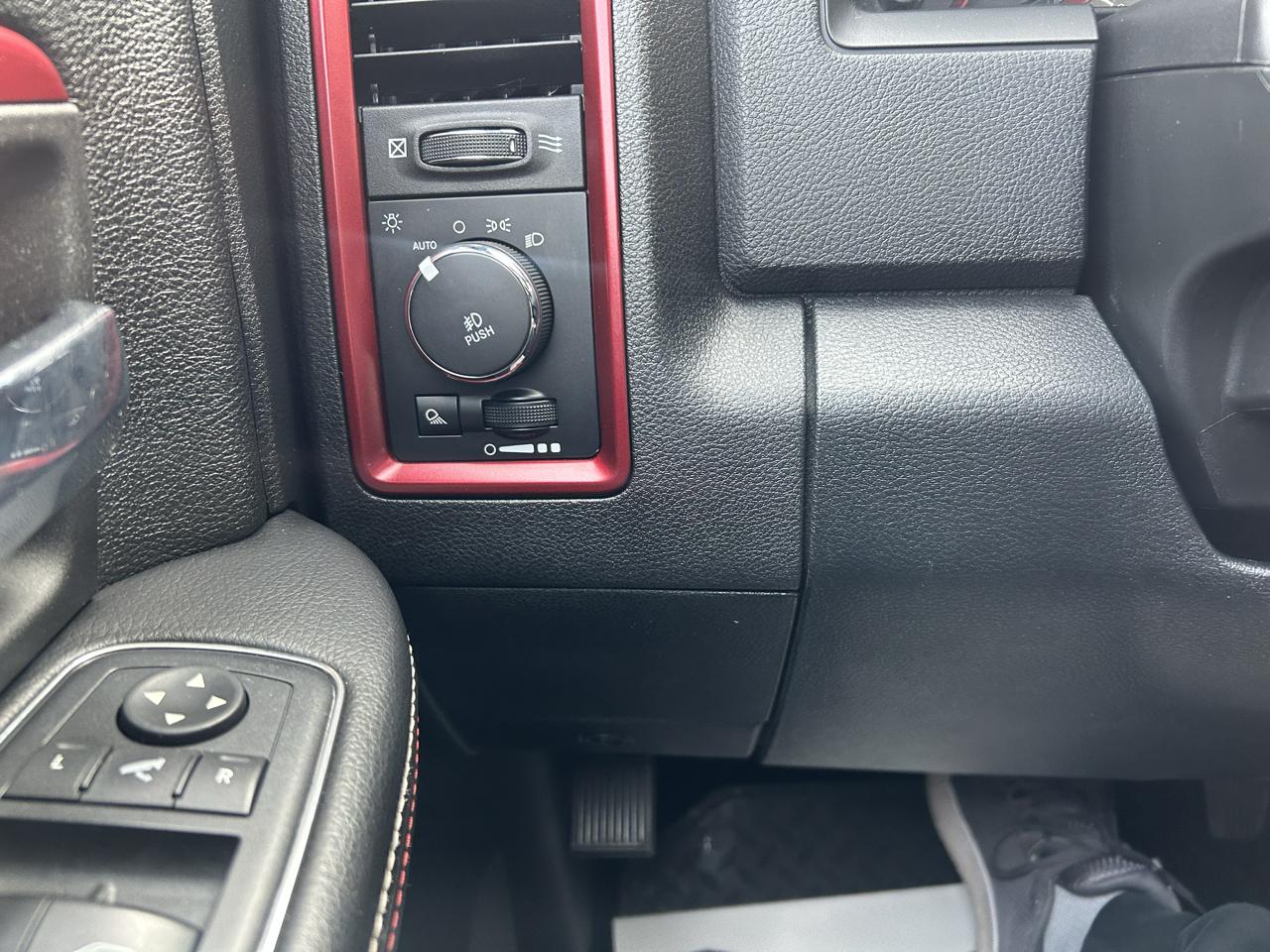 RAM 1500 Rebel 4x4 Crew Cab 5'7" Box 2017