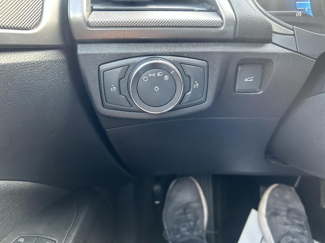 Ford Fusion SE FWD 2018