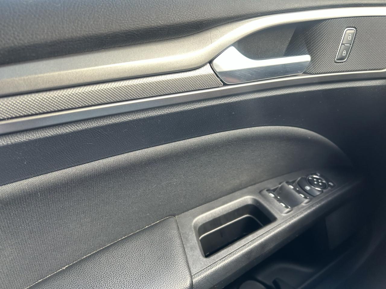 Ford Fusion SE FWD 2018