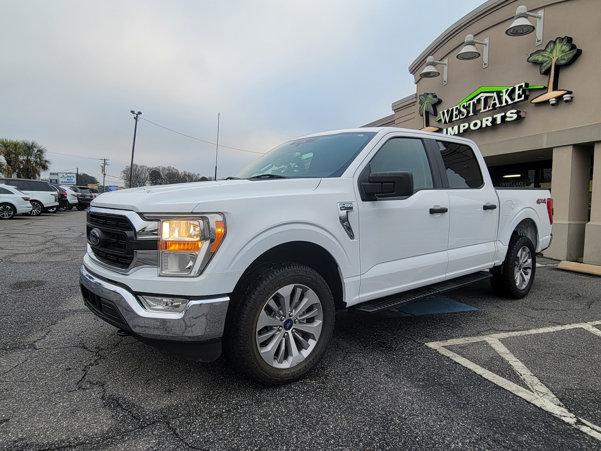 Ford F-150 4WD SuperCrew 139" XLT 2022
