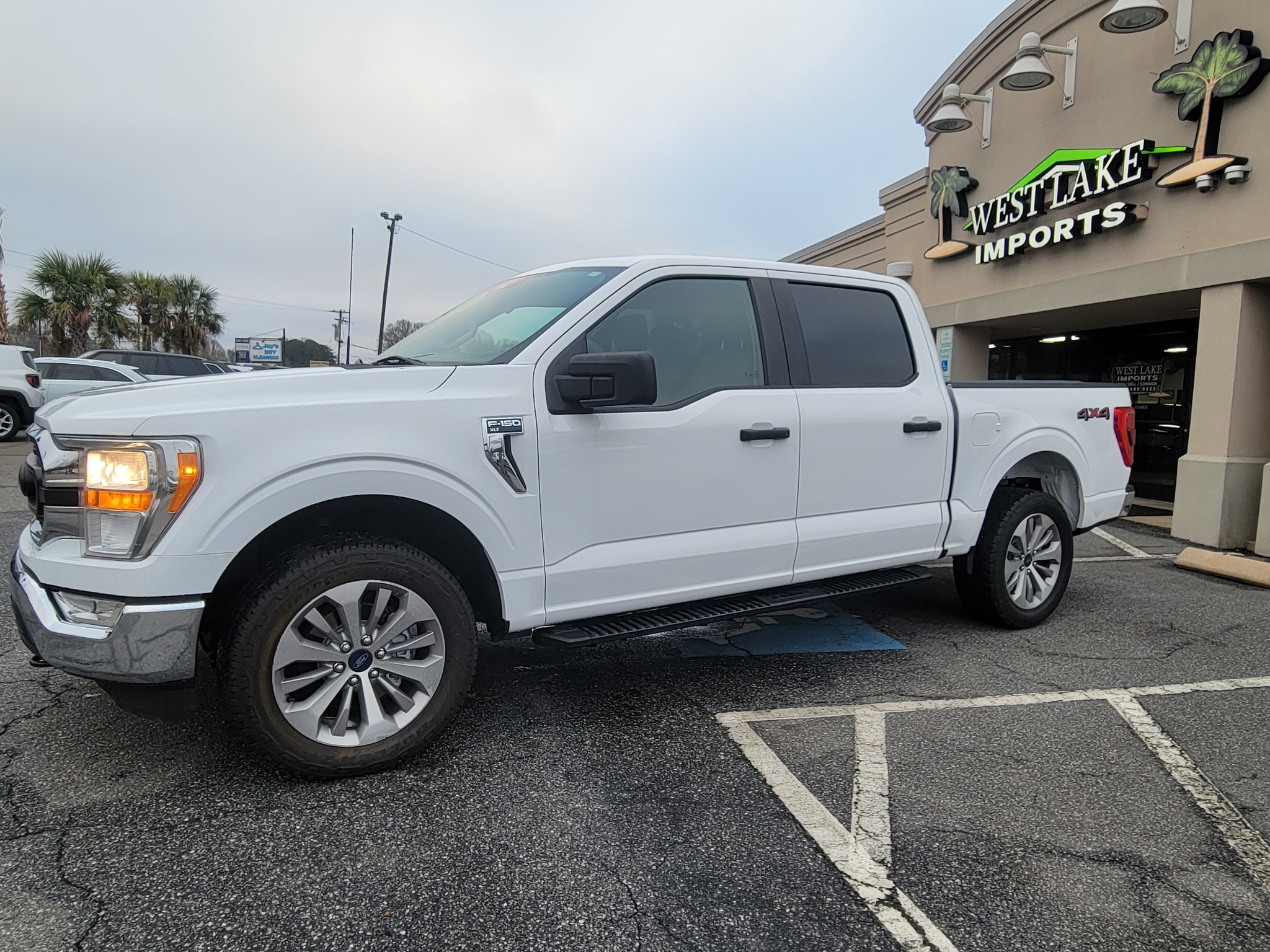 Ford F-150 4WD SuperCrew 139" XLT 2022