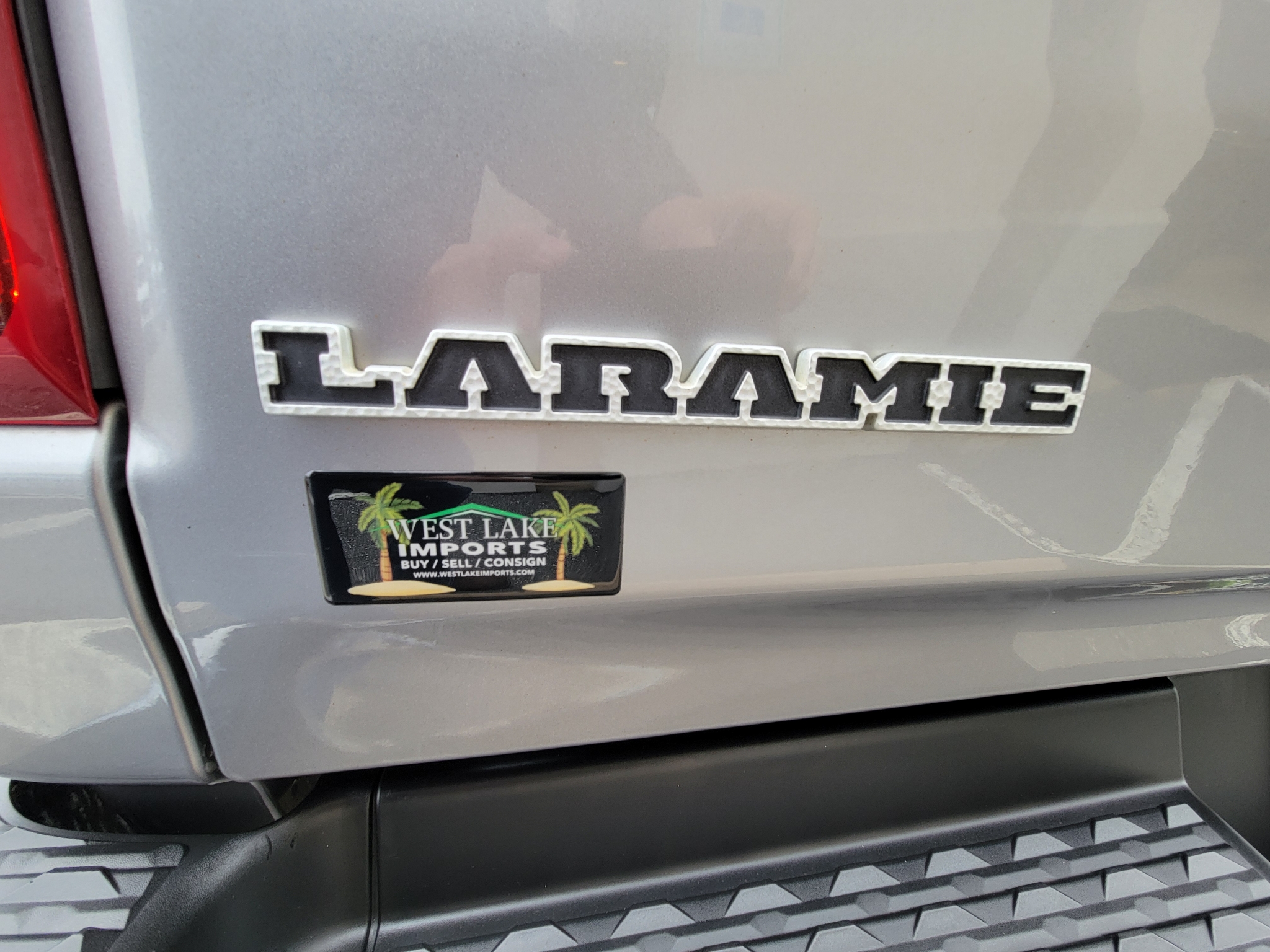 RAM 1500 Laramie 4x2 Crew Cab 5'7" Box 2019