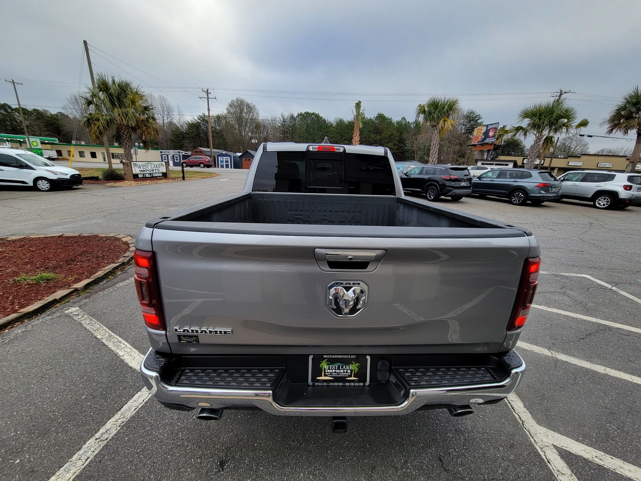 RAM 1500 Laramie 4x2 Crew Cab 5'7" Box 2019