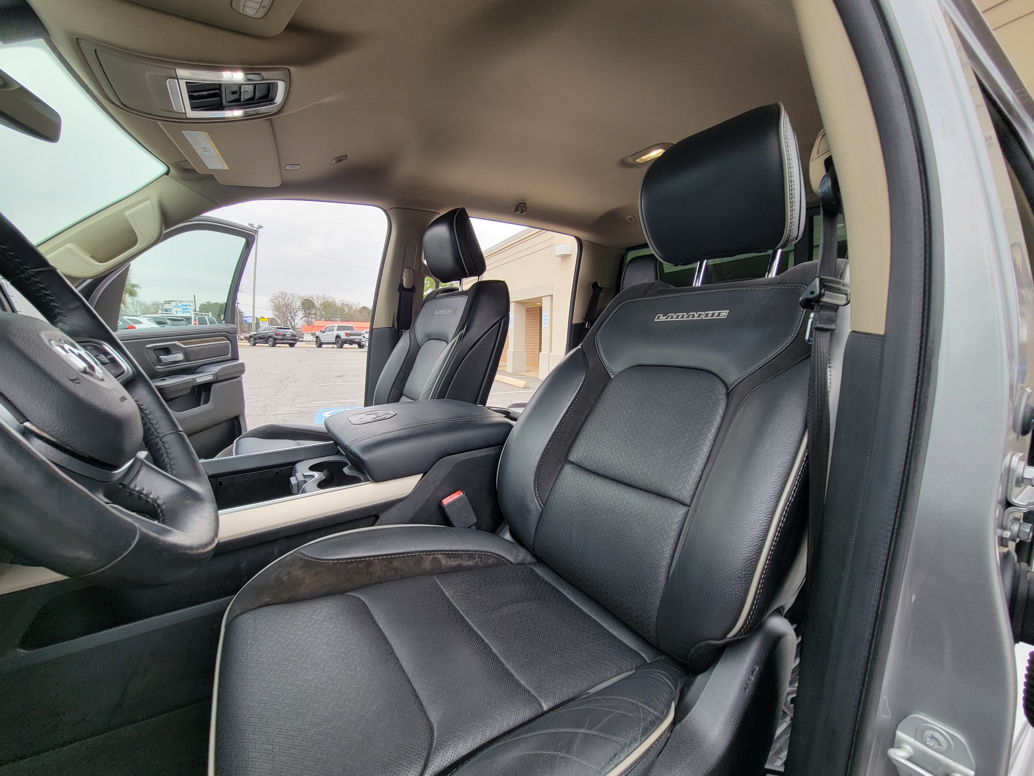 RAM 1500 Laramie 4x2 Crew Cab 5'7" Box 2019