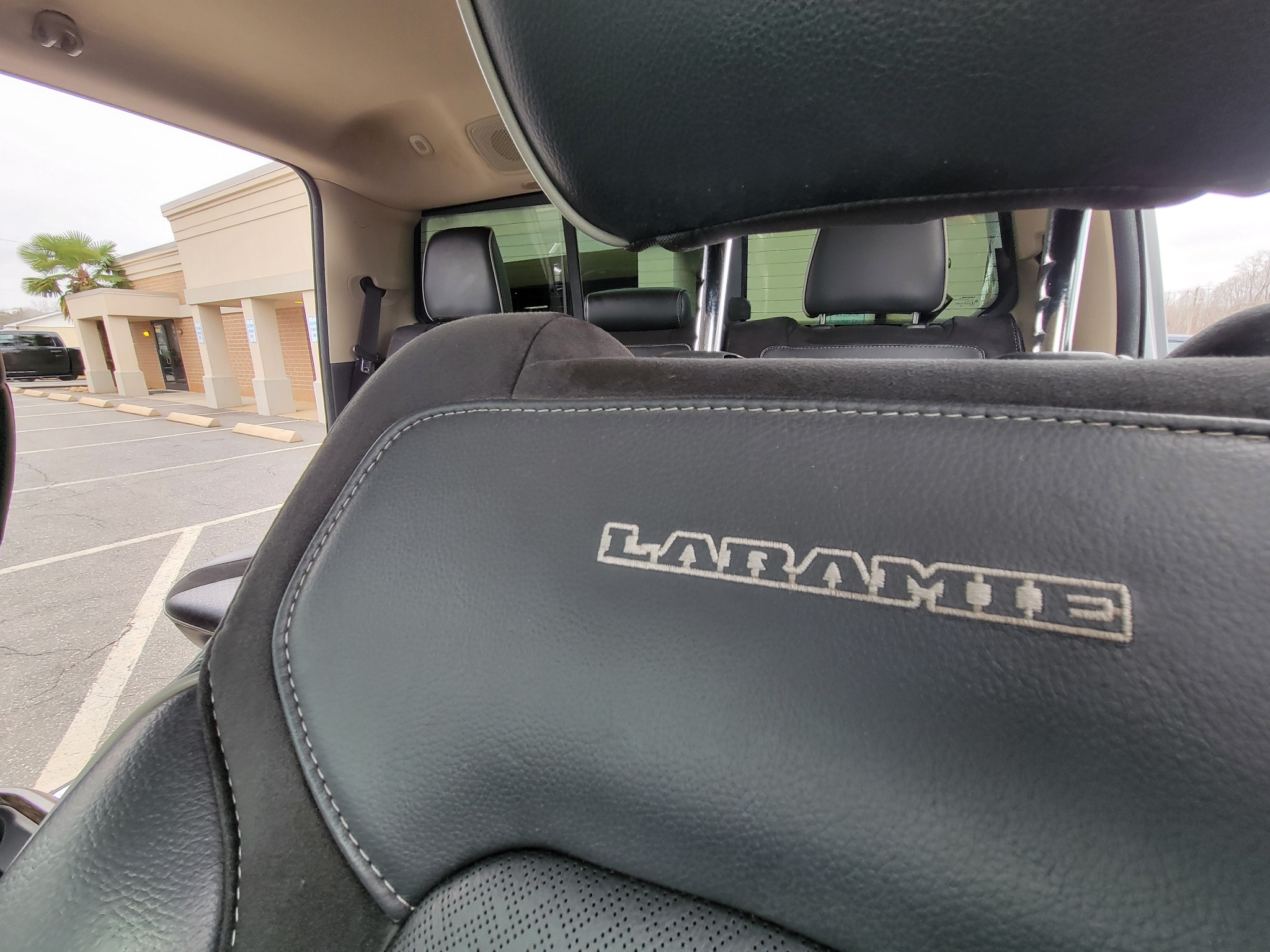 RAM 1500 Laramie 4x2 Crew Cab 5'7" Box 2019