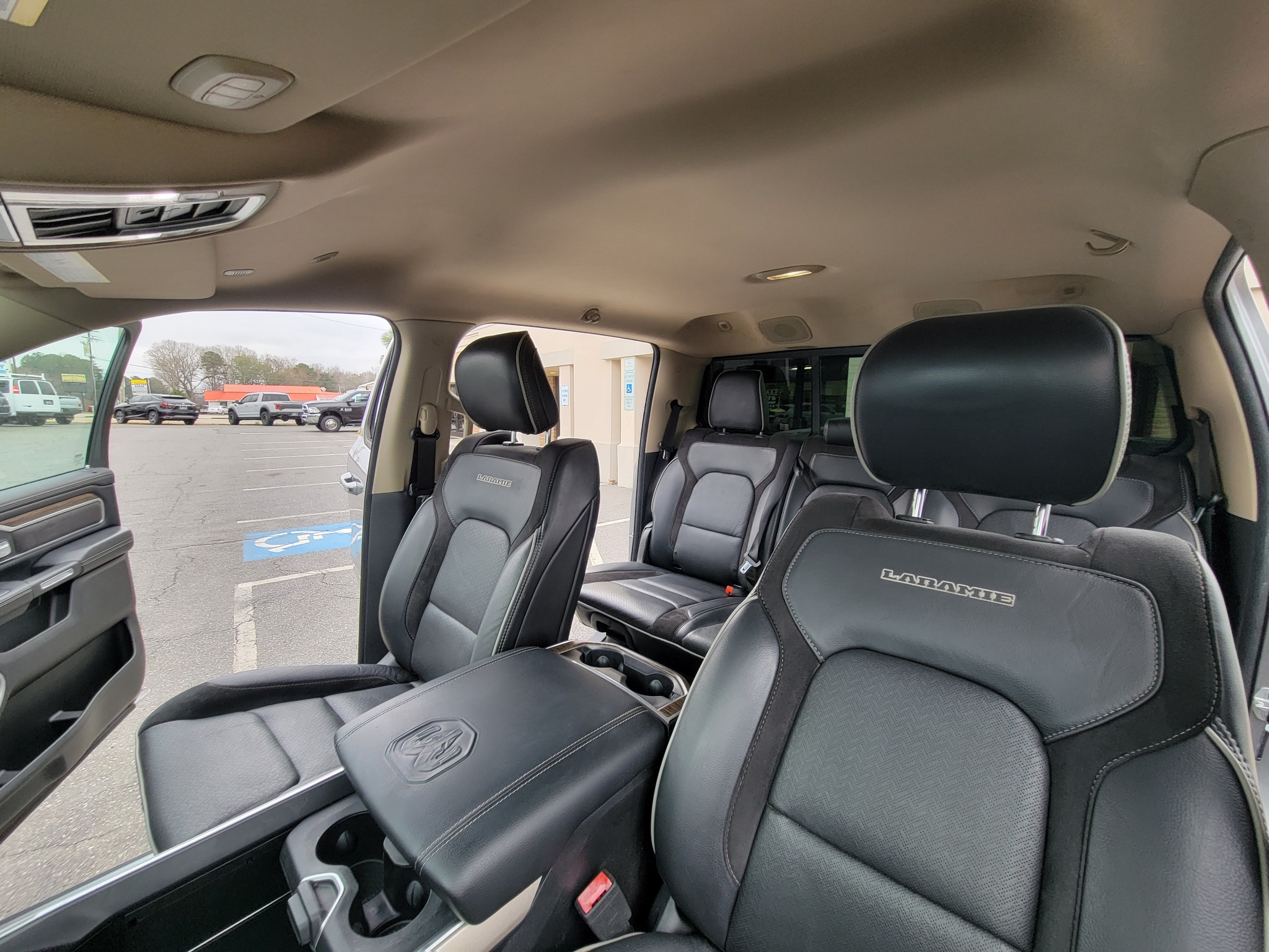 RAM 1500 Laramie 4x2 Crew Cab 5'7" Box 2019