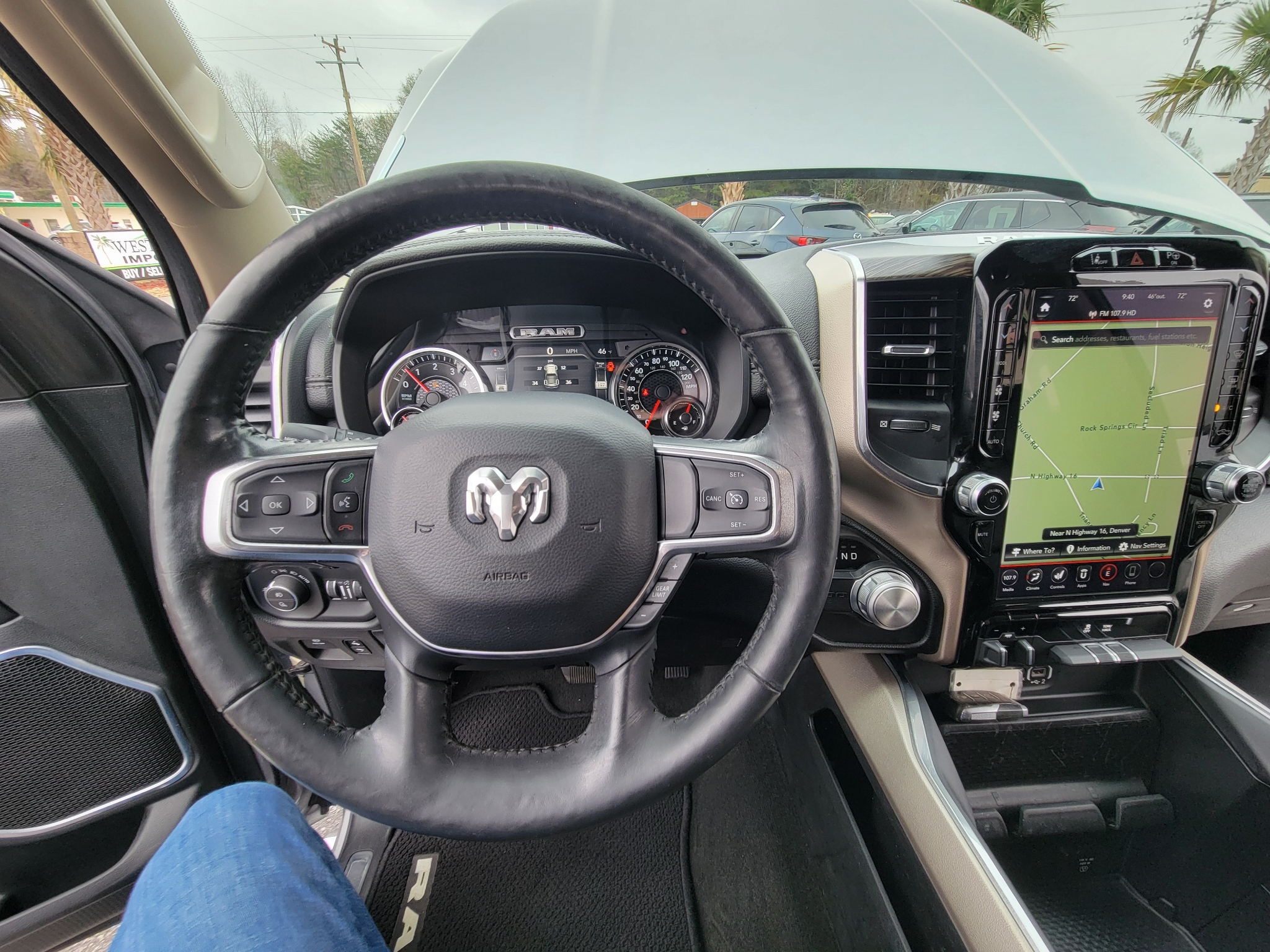 RAM 1500 Laramie 4x2 Crew Cab 5'7" Box 2019