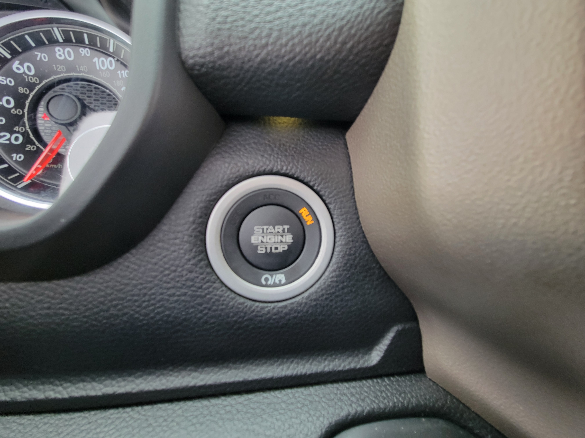 RAM 1500 Laramie 4x2 Crew Cab 5'7" Box 2019