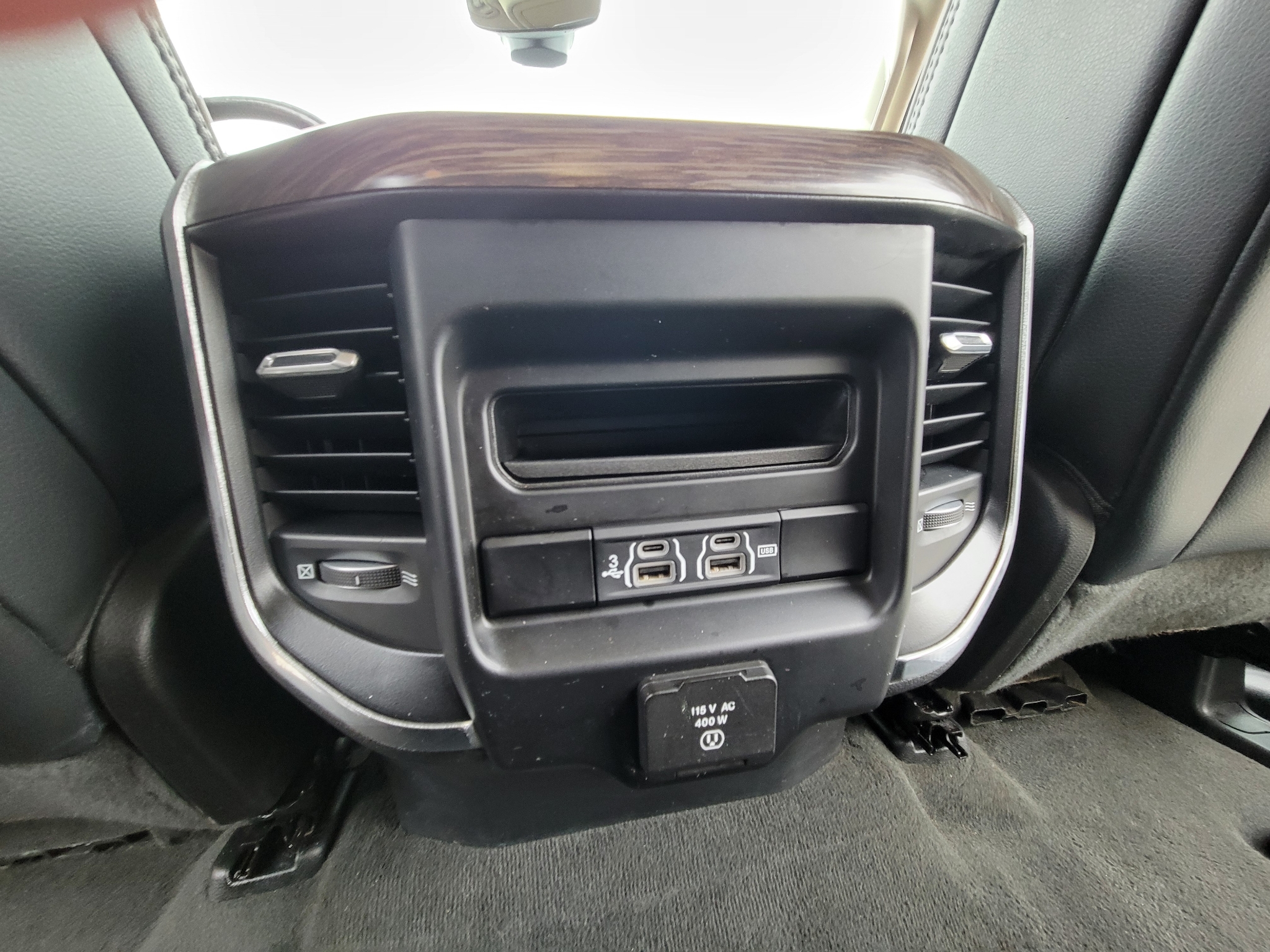 RAM 1500 Laramie 4x2 Crew Cab 5'7" Box 2019