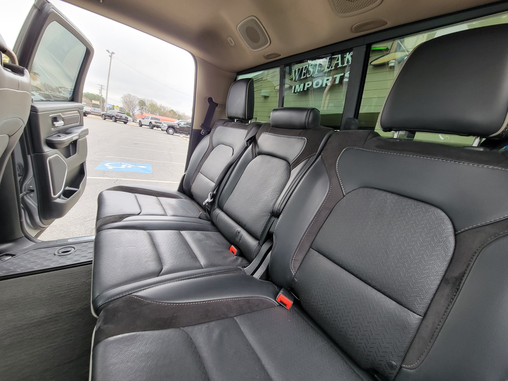 RAM 1500 Laramie 4x2 Crew Cab 5'7" Box 2019