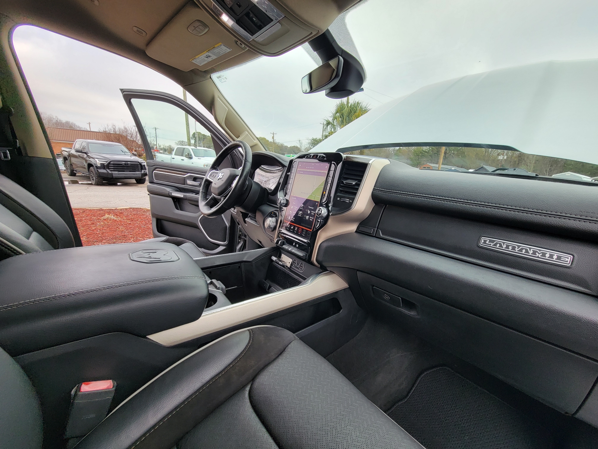 RAM 1500 Laramie 4x2 Crew Cab 5'7" Box 2019