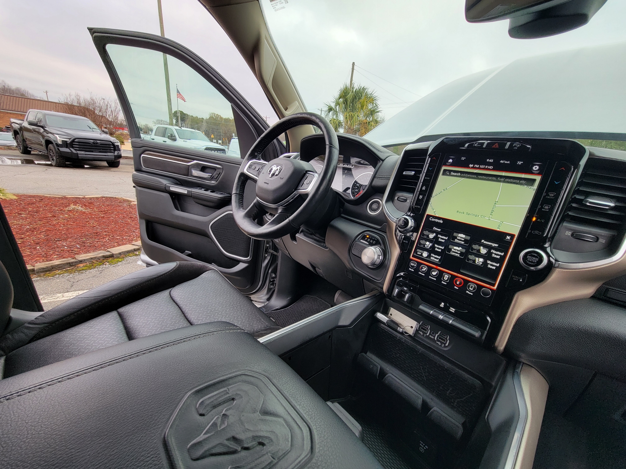 RAM 1500 Laramie 4x2 Crew Cab 5'7" Box 2019