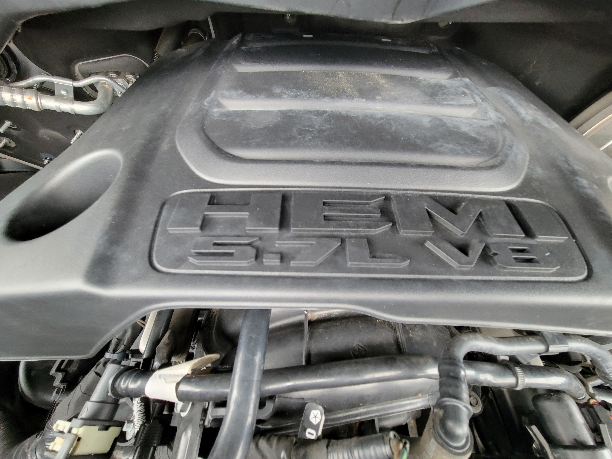 RAM 1500 Laramie 4x2 Crew Cab 5'7" Box 2019