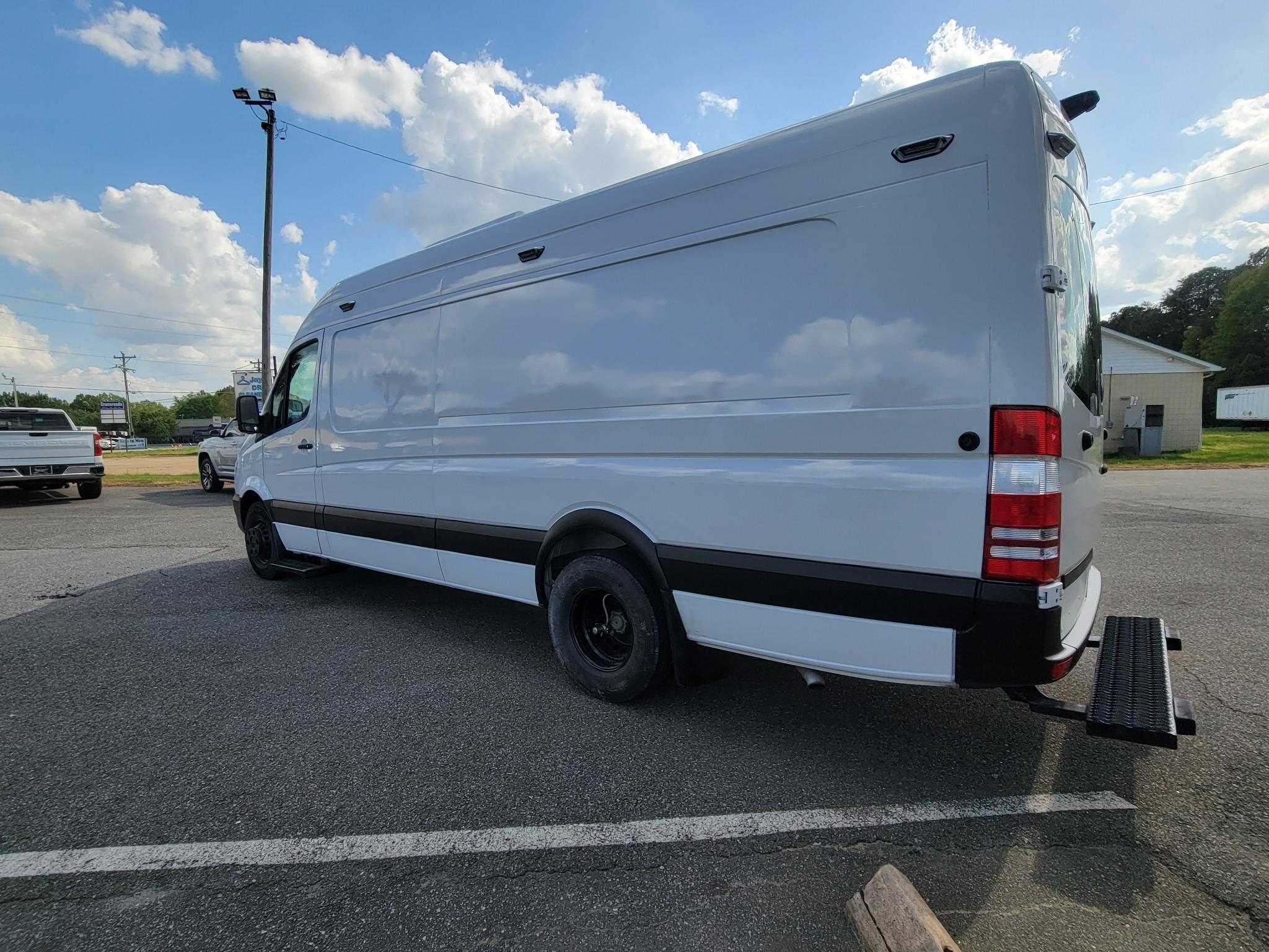 Mercedes-Benz Sprinter Cargo Vans RWD 3500 170" 2015