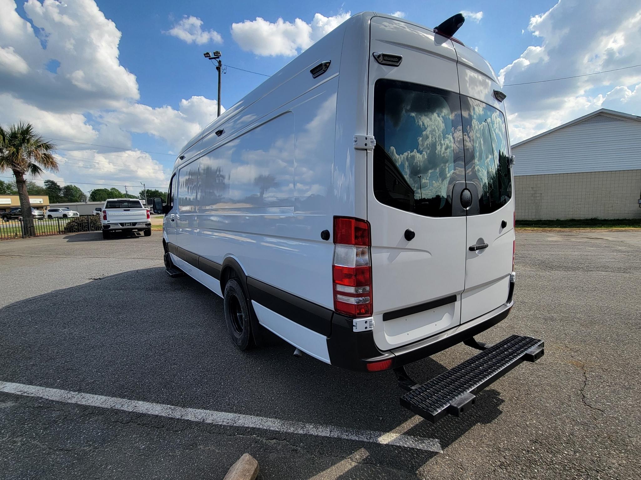 Mercedes-Benz Sprinter Cargo Vans RWD 3500 170" 2015