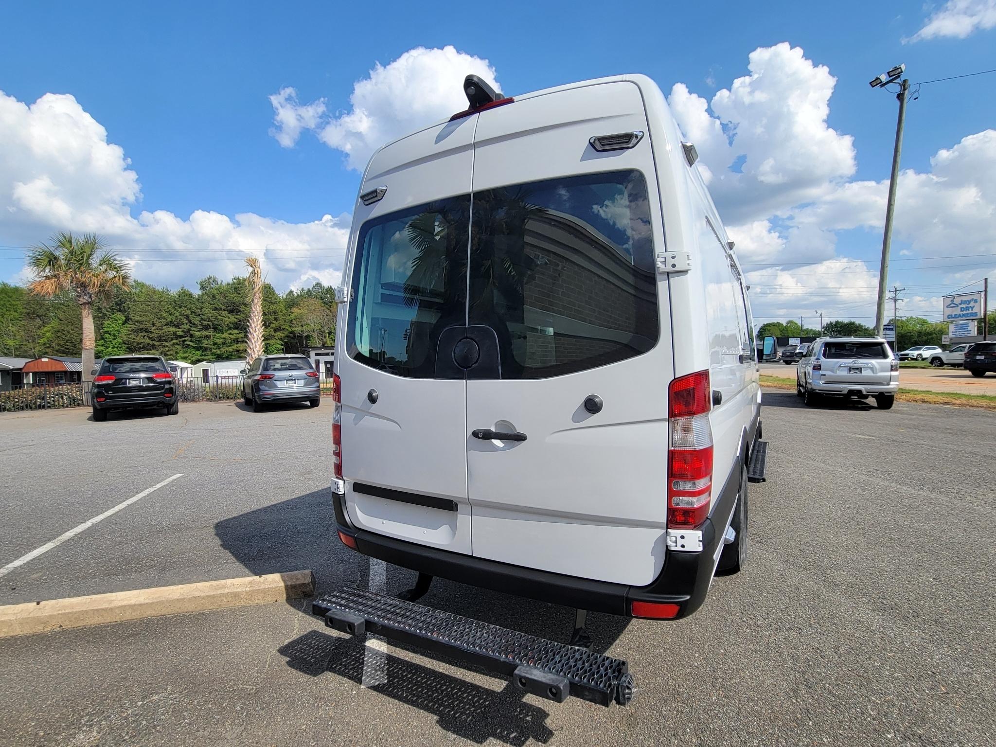 Mercedes-Benz Sprinter Cargo Vans RWD 3500 170" 2015