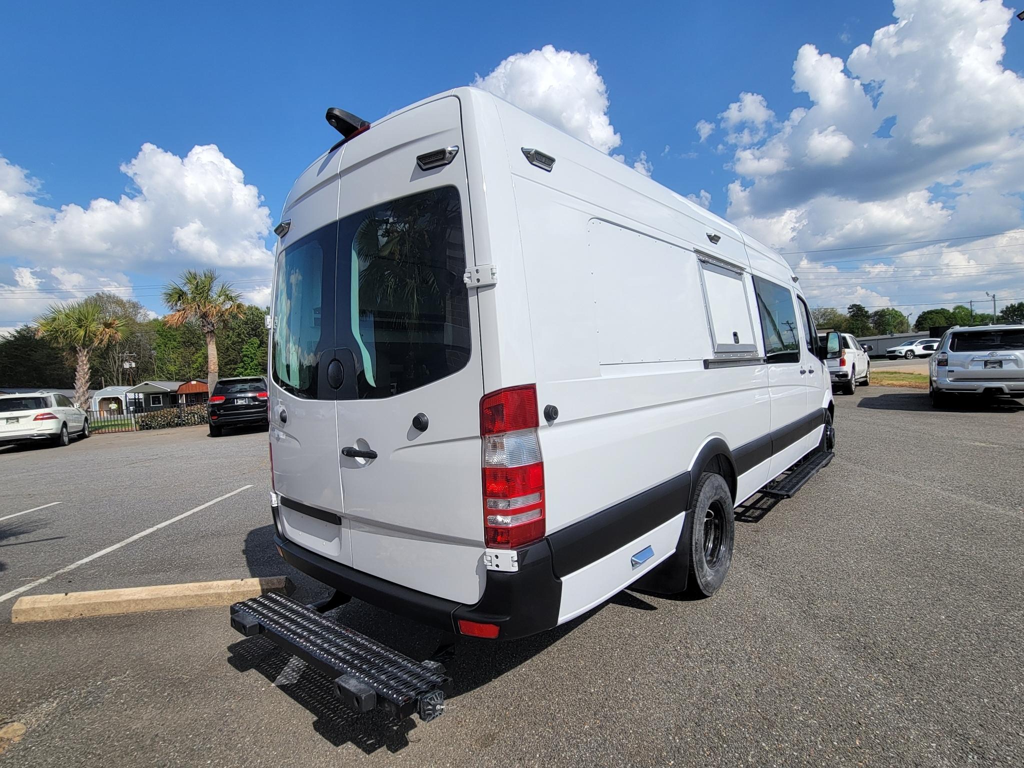 Mercedes-Benz Sprinter Cargo Vans RWD 3500 170" 2015