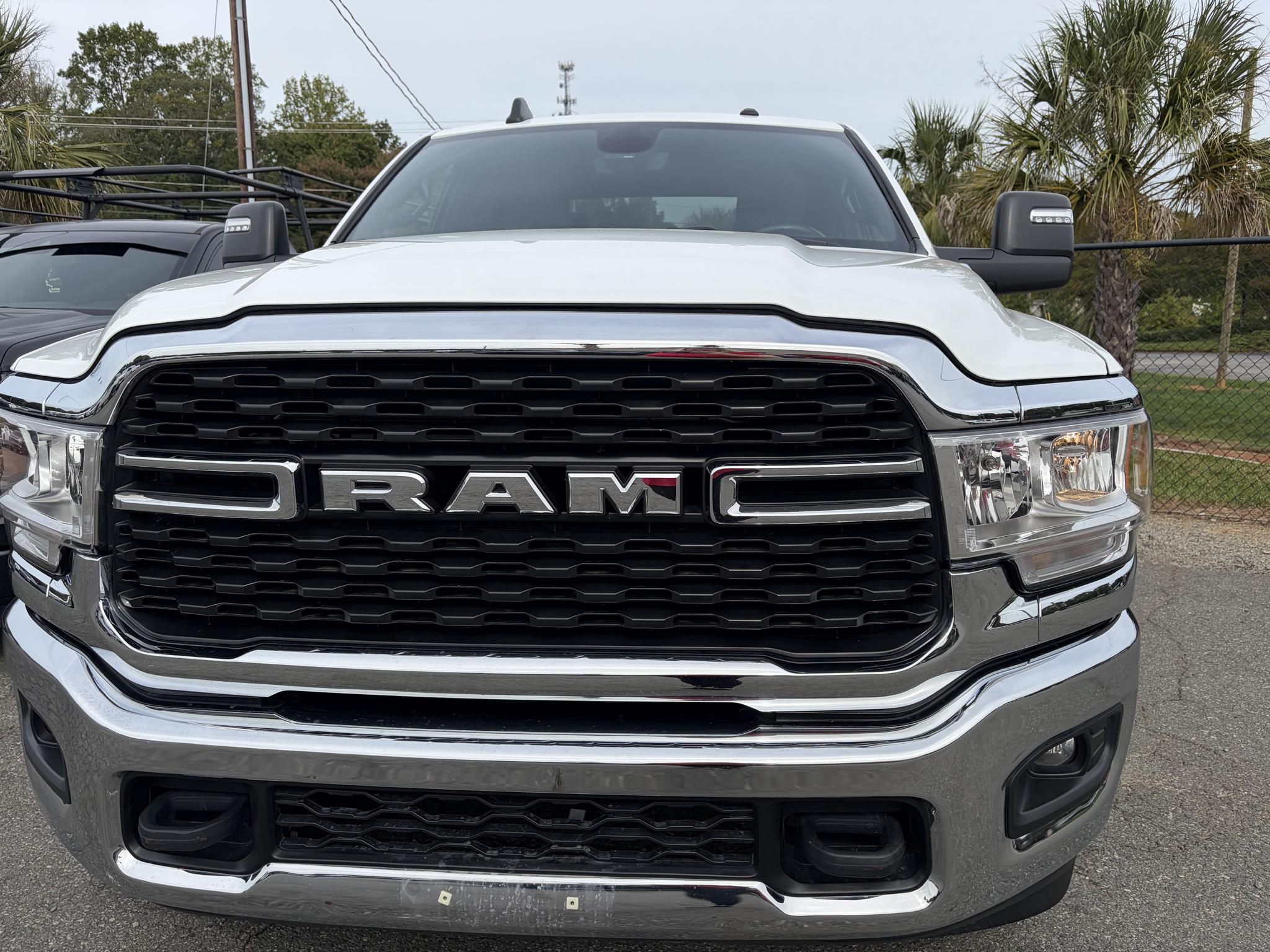 RAM 2500 Big Horn 4x4 Crew Cab 6'4" Box 2024