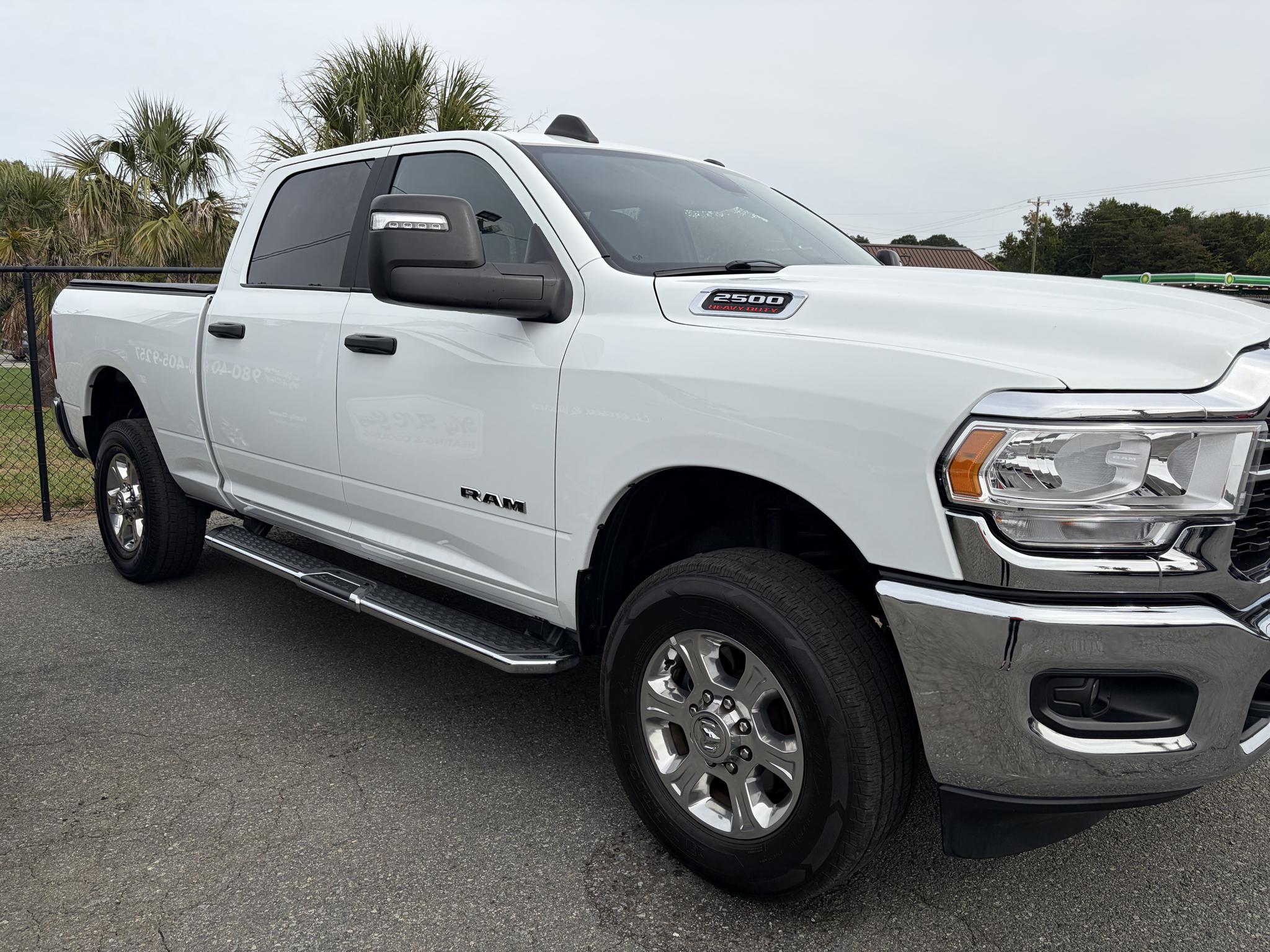 RAM 2500 Big Horn 4x4 Crew Cab 6'4" Box 2024
