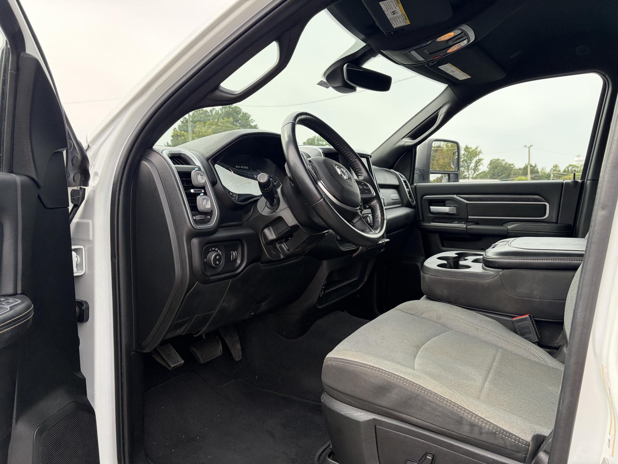 RAM 2500 Big Horn 4x4 Crew Cab 6'4" Box 2024