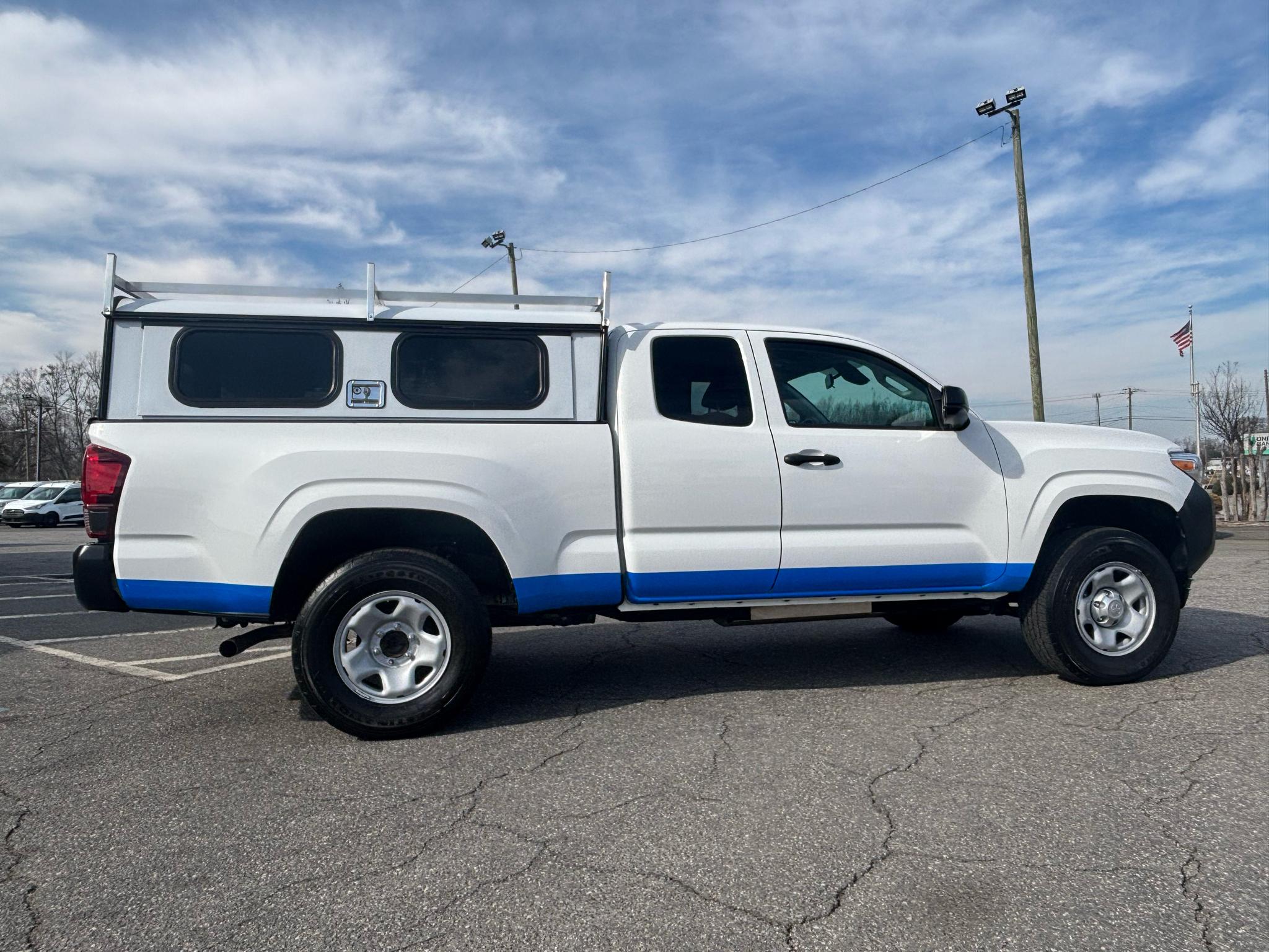 Toyota Tacoma 2WD SR5 Access Cab 6' Bed I4 AT (Natl) 2022