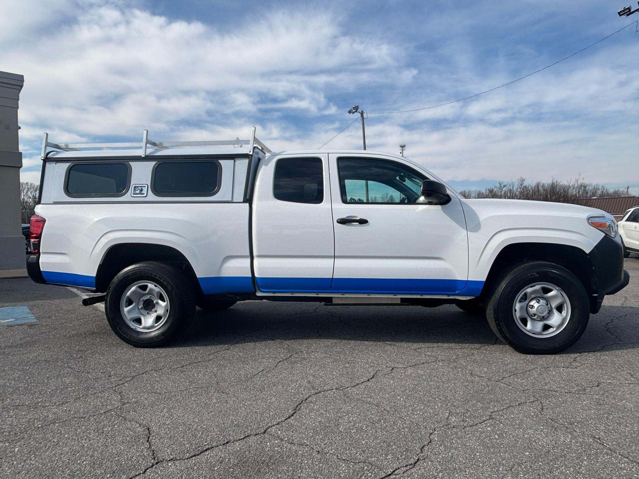 Toyota Tacoma 2WD SR5 Access Cab 6' Bed I4 AT (Natl) 2022