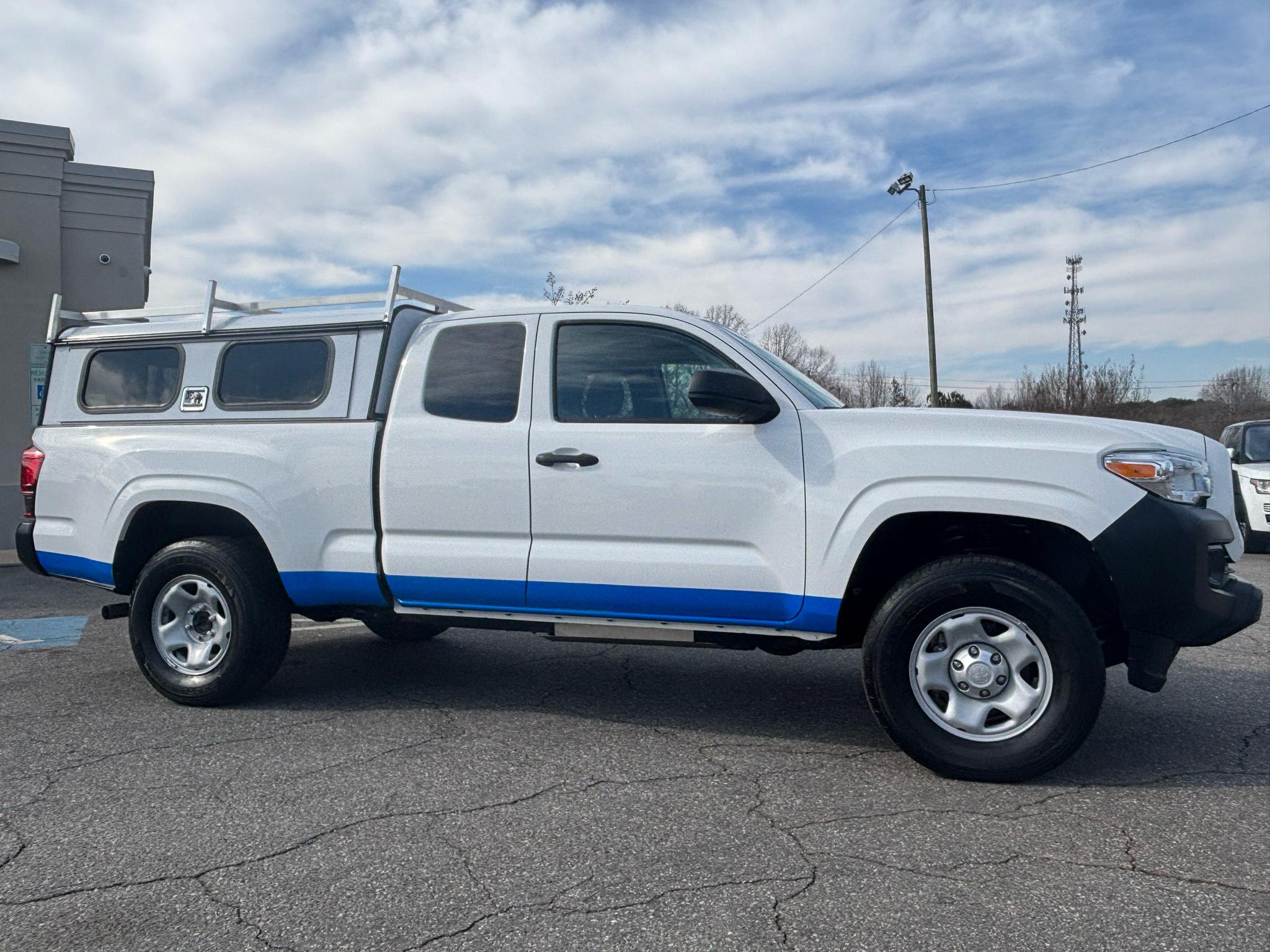 Toyota Tacoma 2WD SR5 Access Cab 6' Bed I4 AT (Natl) 2022