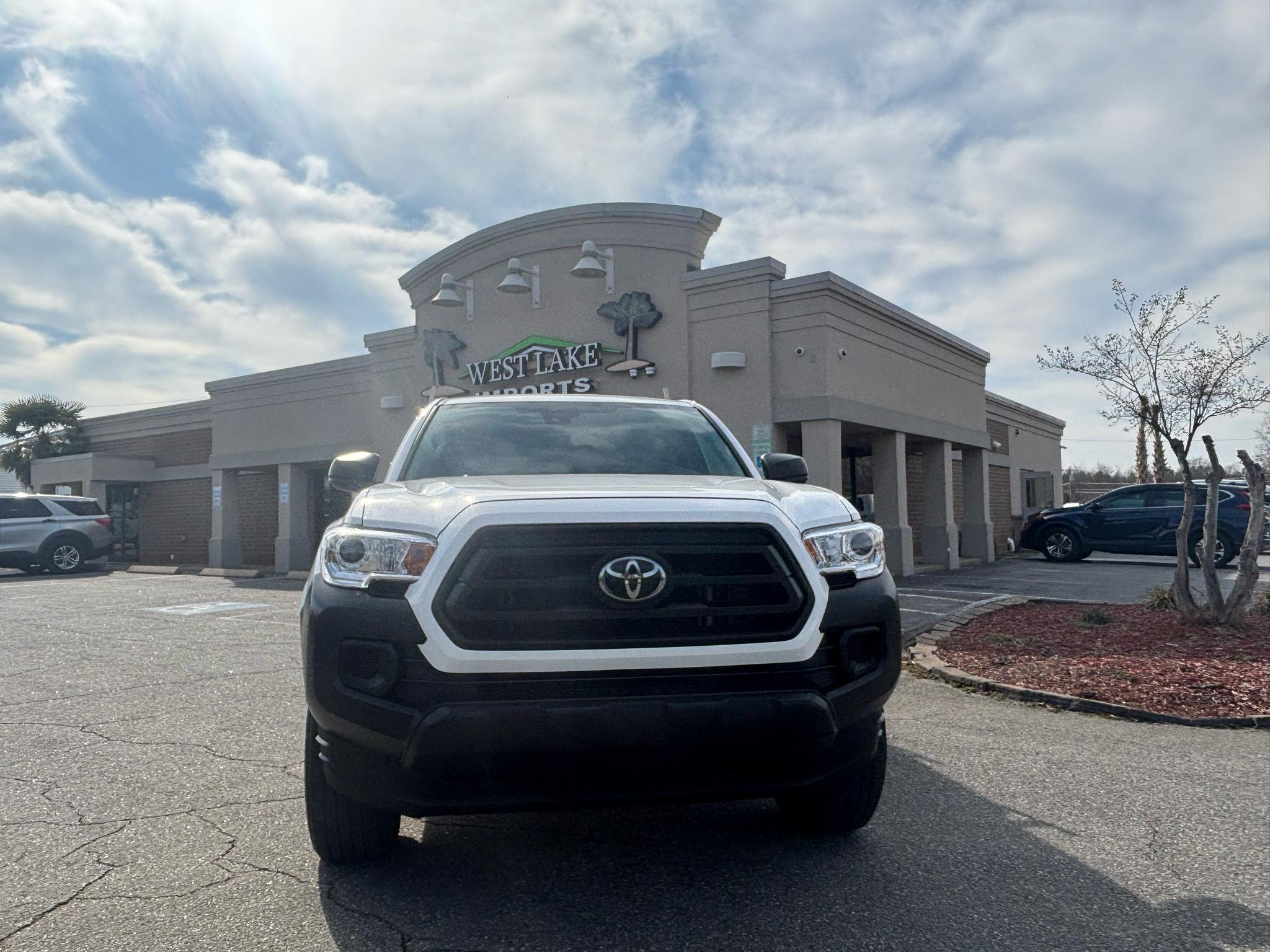 Toyota Tacoma 2WD SR5 Access Cab 6' Bed I4 AT (Natl) 2022