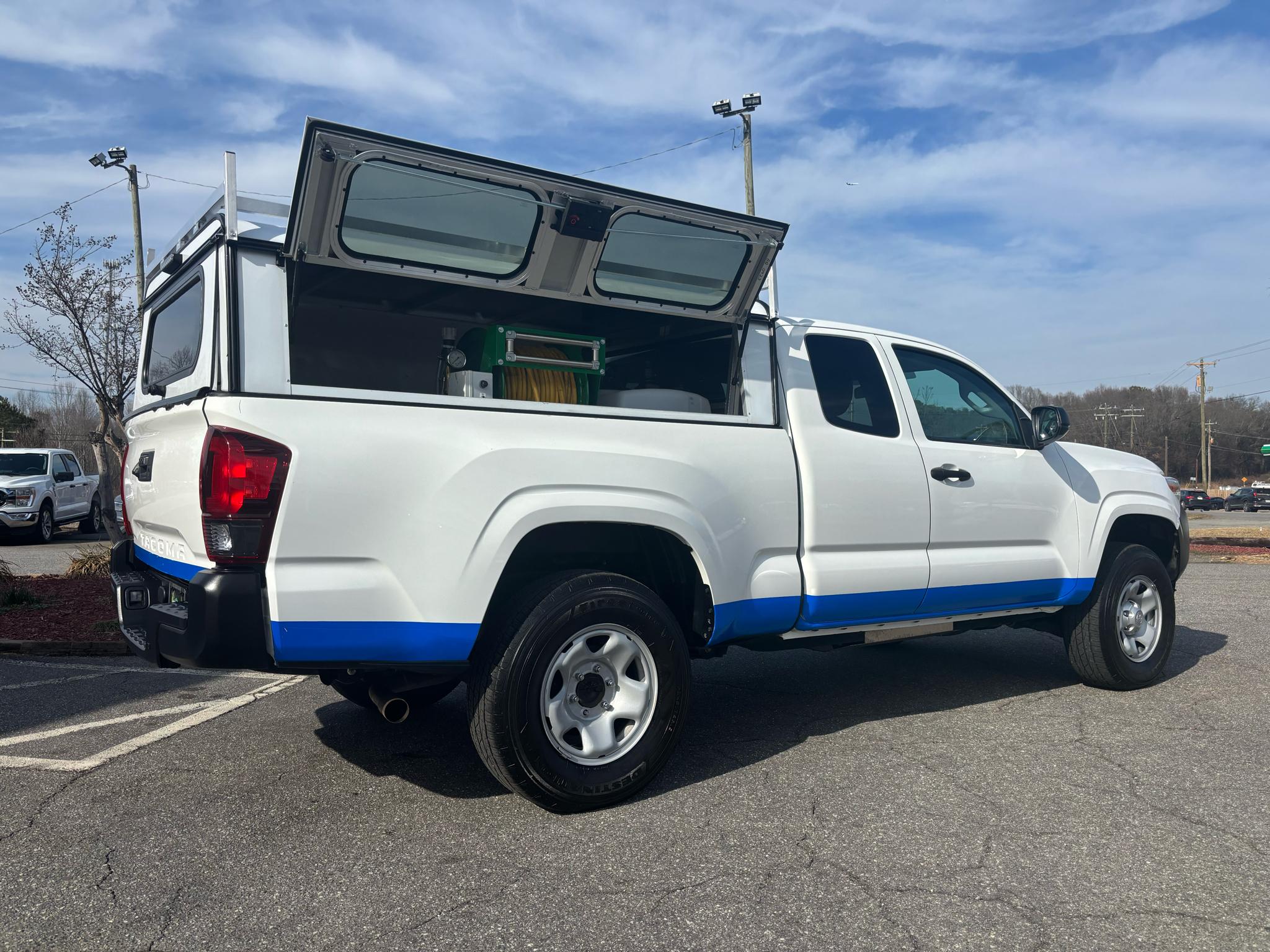 Toyota Tacoma 2WD SR5 Access Cab 6' Bed I4 AT (Natl) 2022