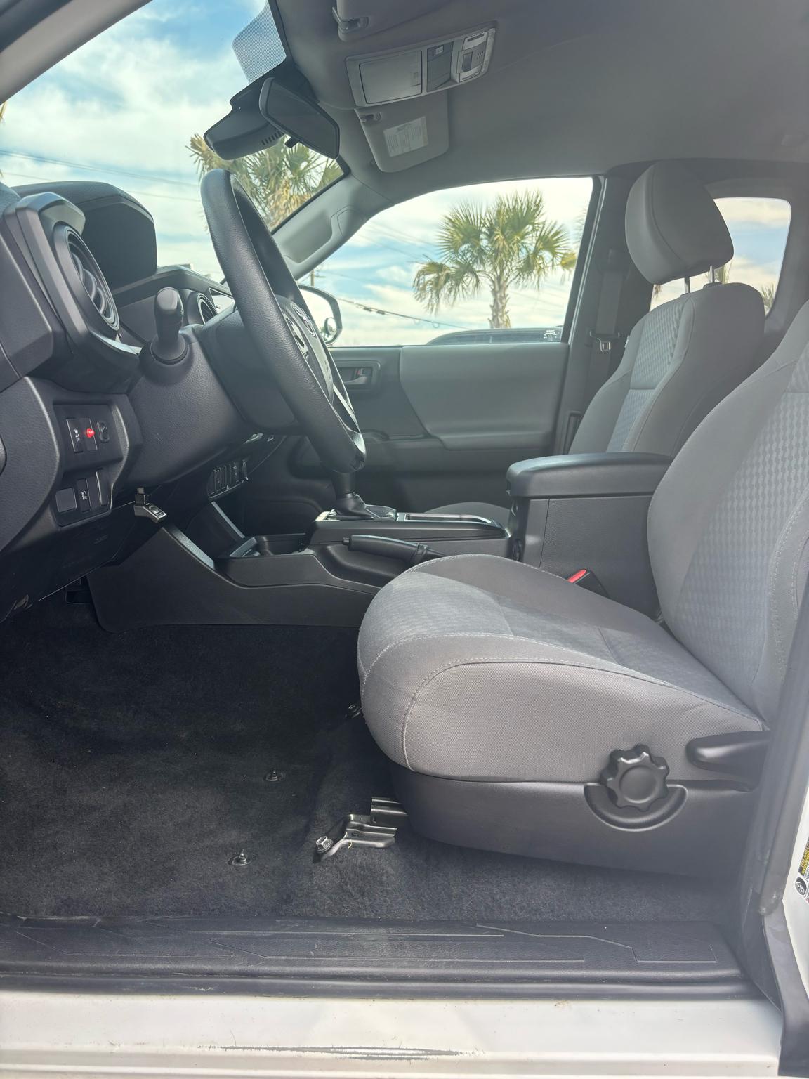 Toyota Tacoma 2WD SR5 Access Cab 6' Bed I4 AT (Natl) 2022