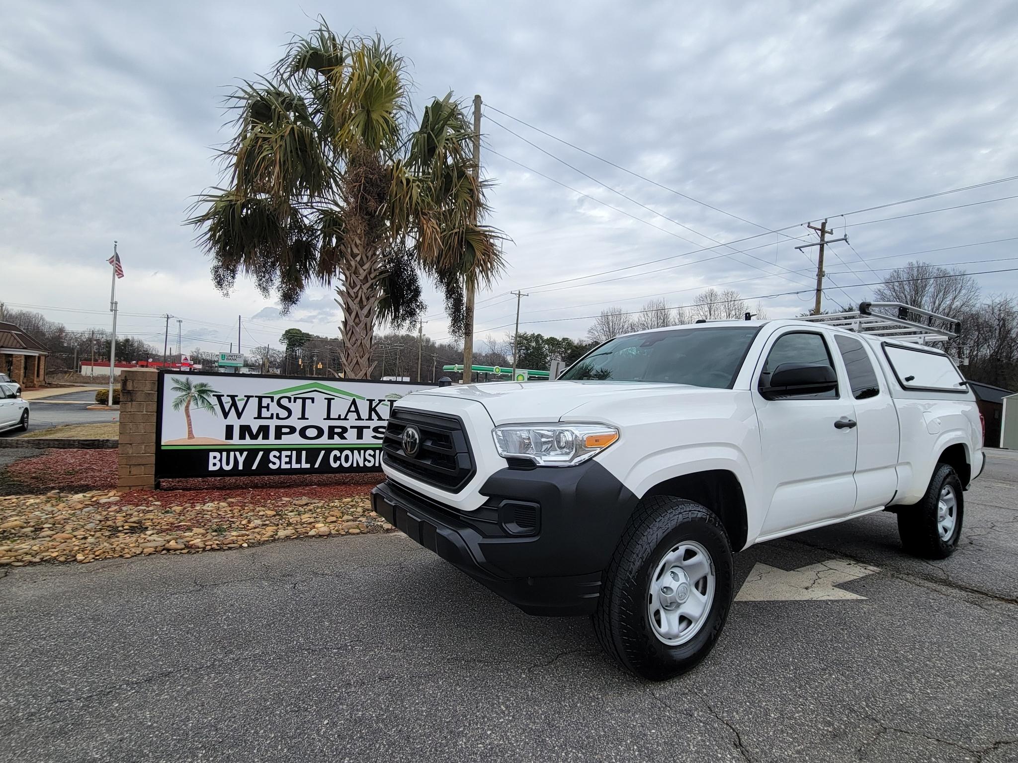 2022 Toyota Tacoma 2WD SR5 Access Cab 6' Bed I4 AT (Natl)