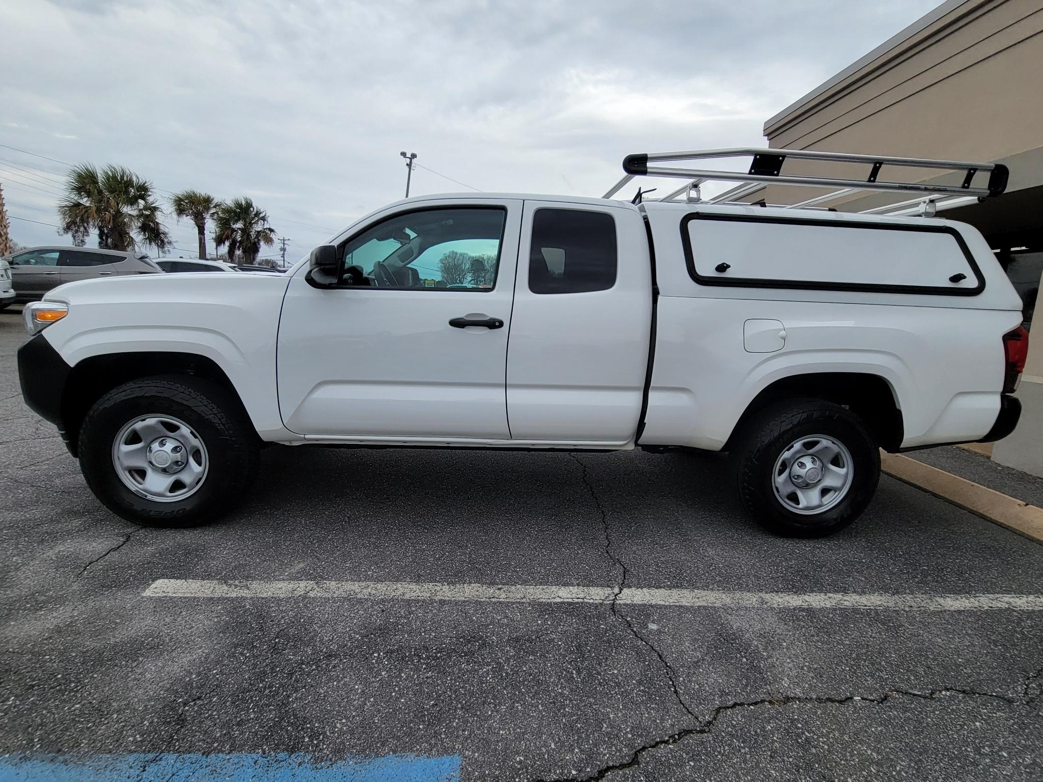 Toyota Tacoma 2WD SR5 Access Cab 6' Bed I4 AT (Natl) 2022