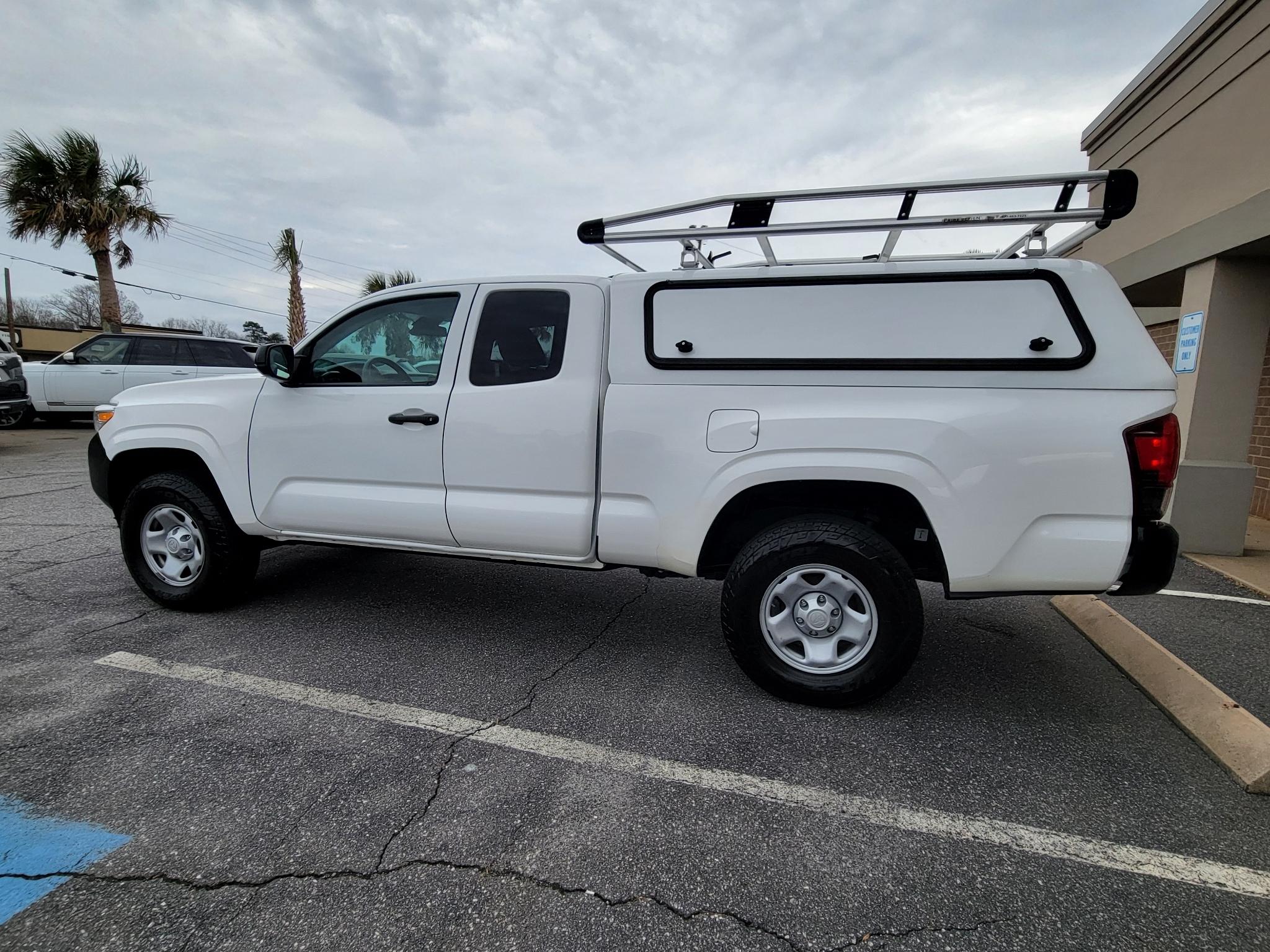 Toyota Tacoma 2WD SR5 Access Cab 6' Bed I4 AT (Natl) 2022
