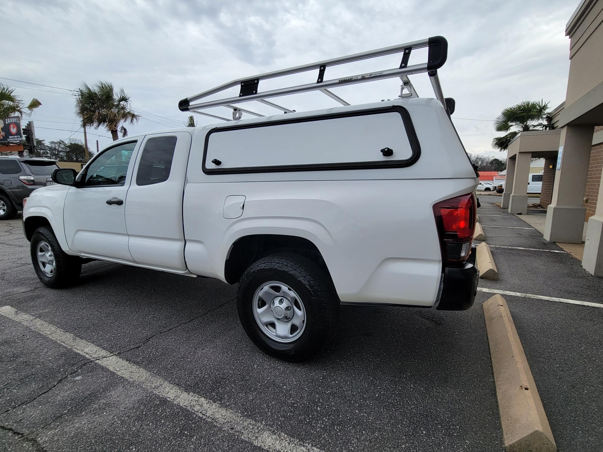 Toyota Tacoma 2WD SR5 Access Cab 6' Bed I4 AT (Natl) 2022