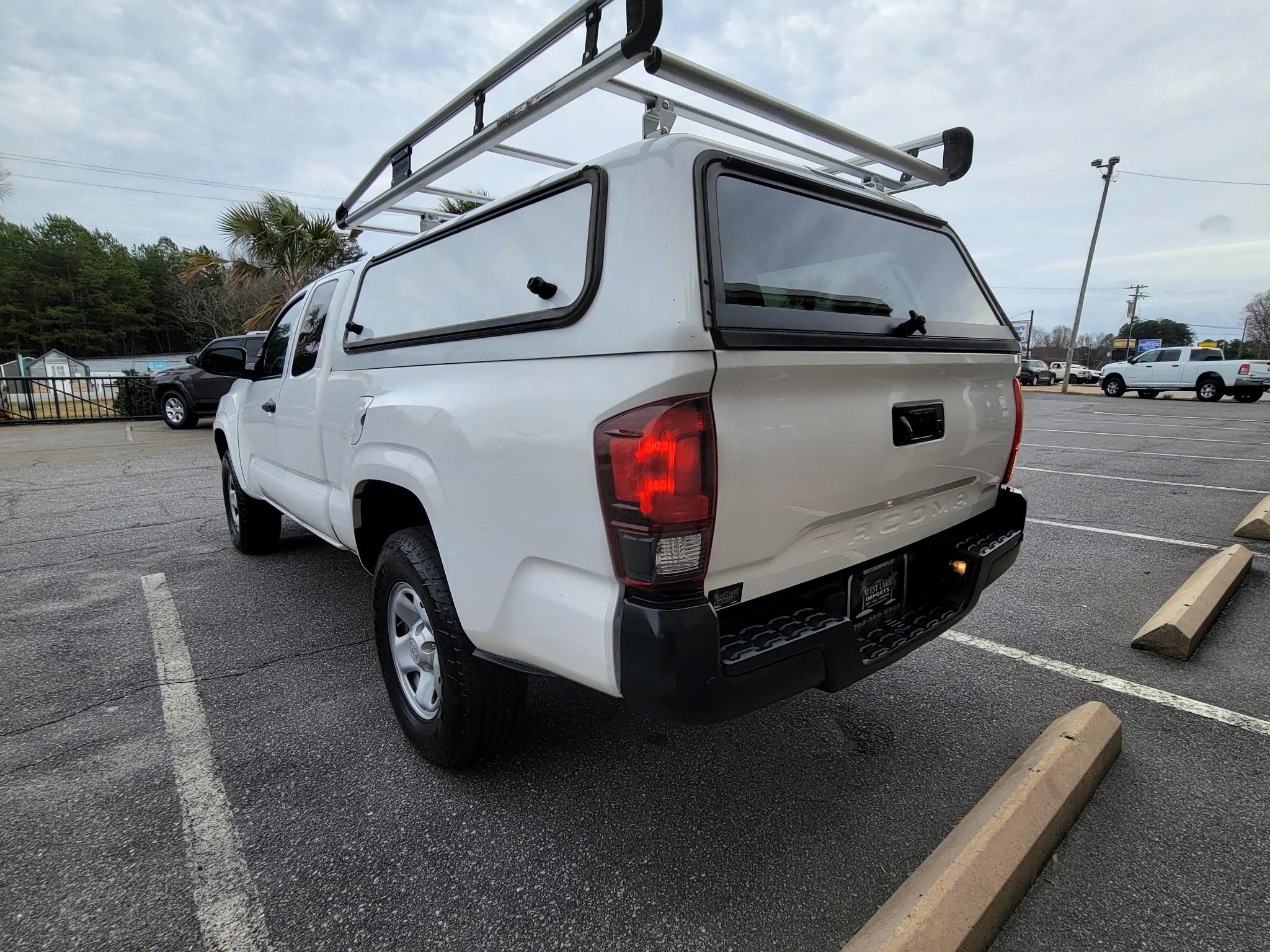 Toyota Tacoma 2WD SR5 Access Cab 6' Bed I4 AT (Natl) 2022
