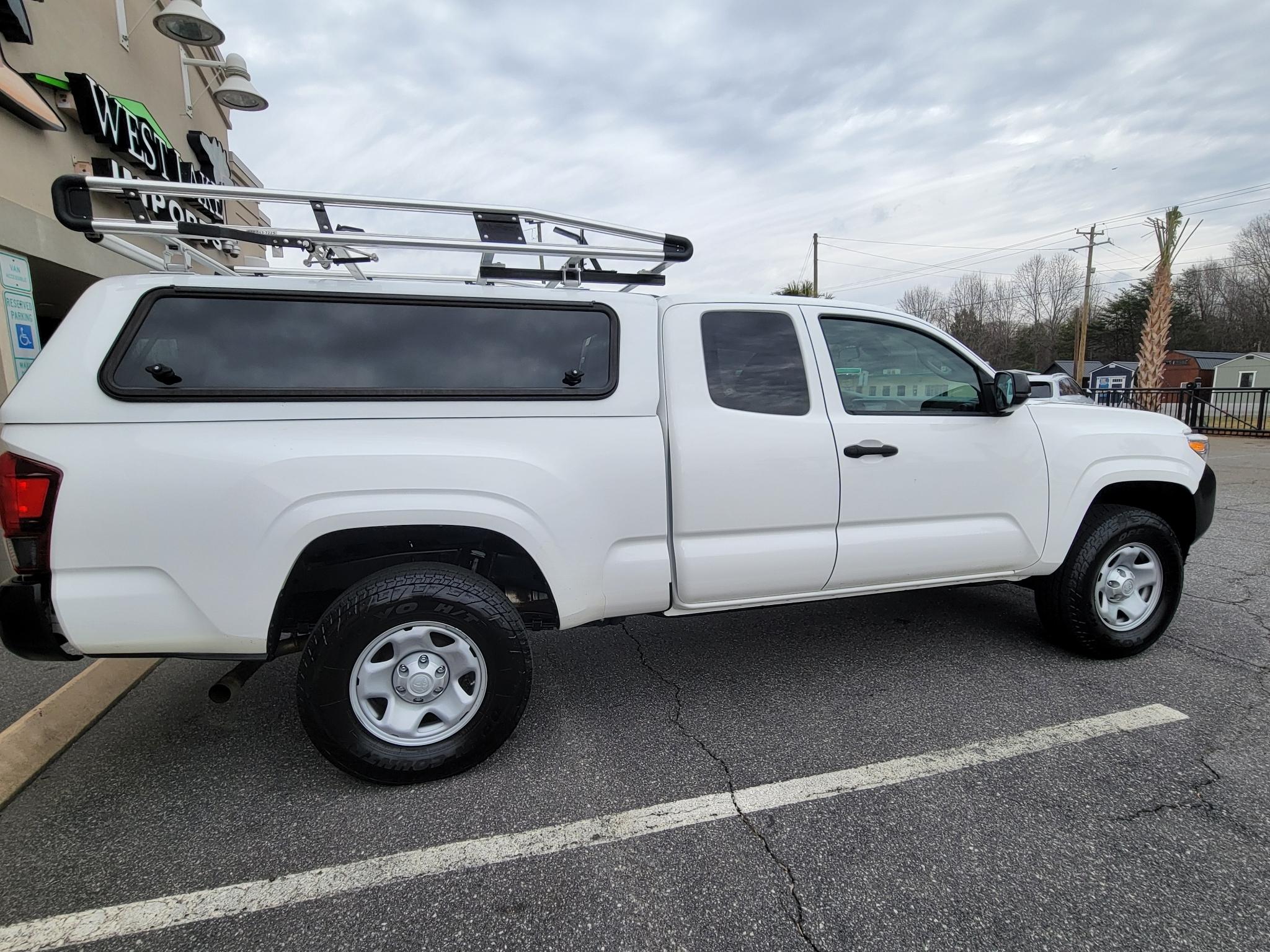 Toyota Tacoma 2WD SR5 Access Cab 6' Bed I4 AT (Natl) 2022