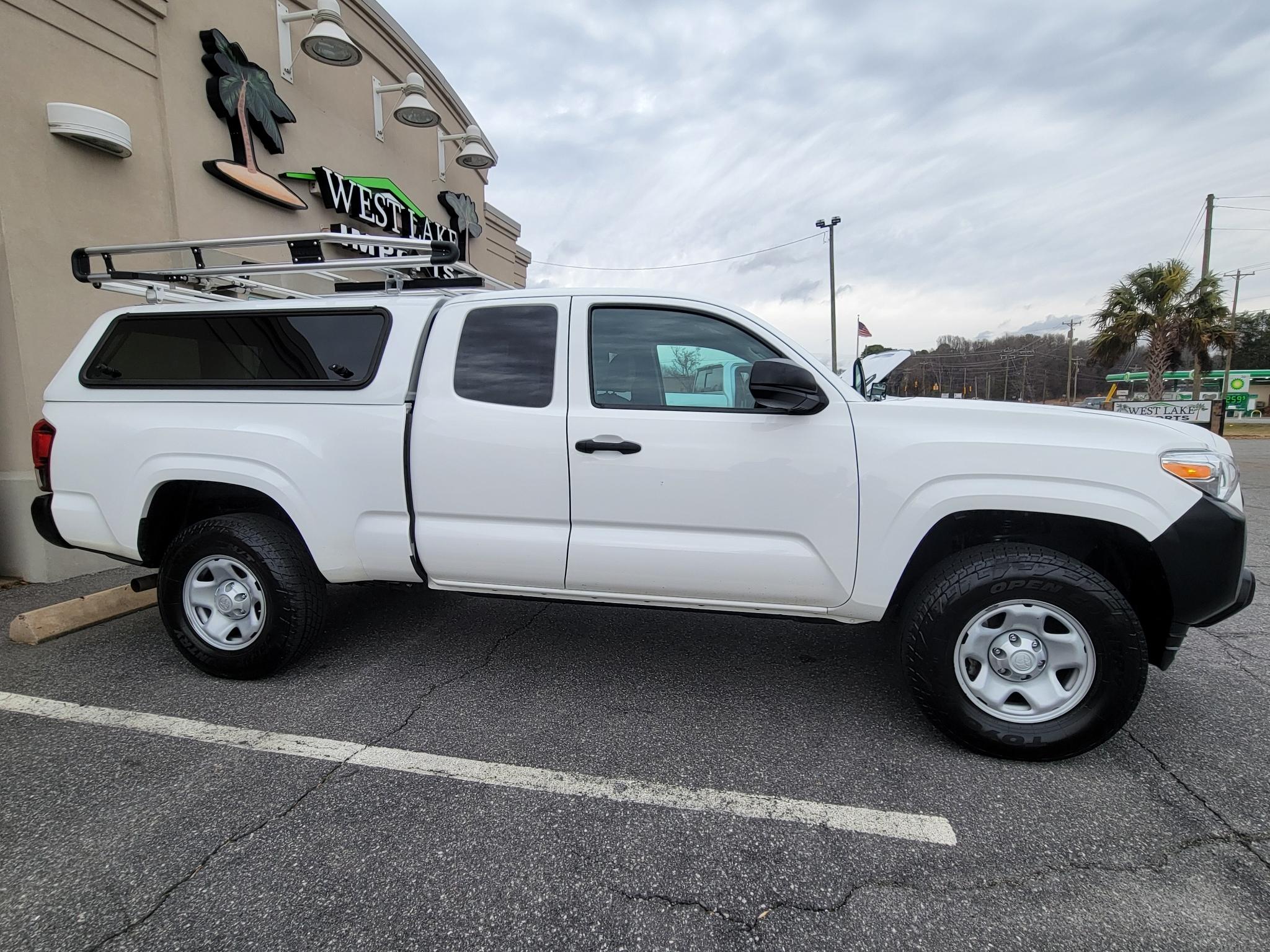 Toyota Tacoma 2WD SR5 Access Cab 6' Bed I4 AT (Natl) 2022