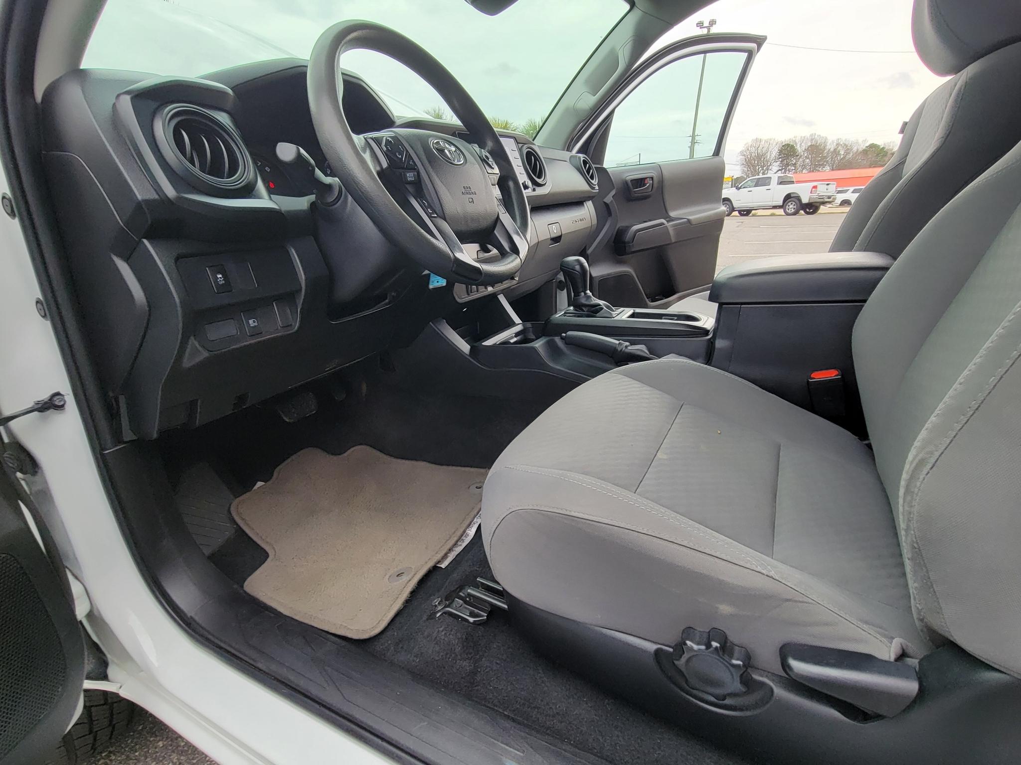 Toyota Tacoma 2WD SR5 Access Cab 6' Bed I4 AT (Natl) 2022