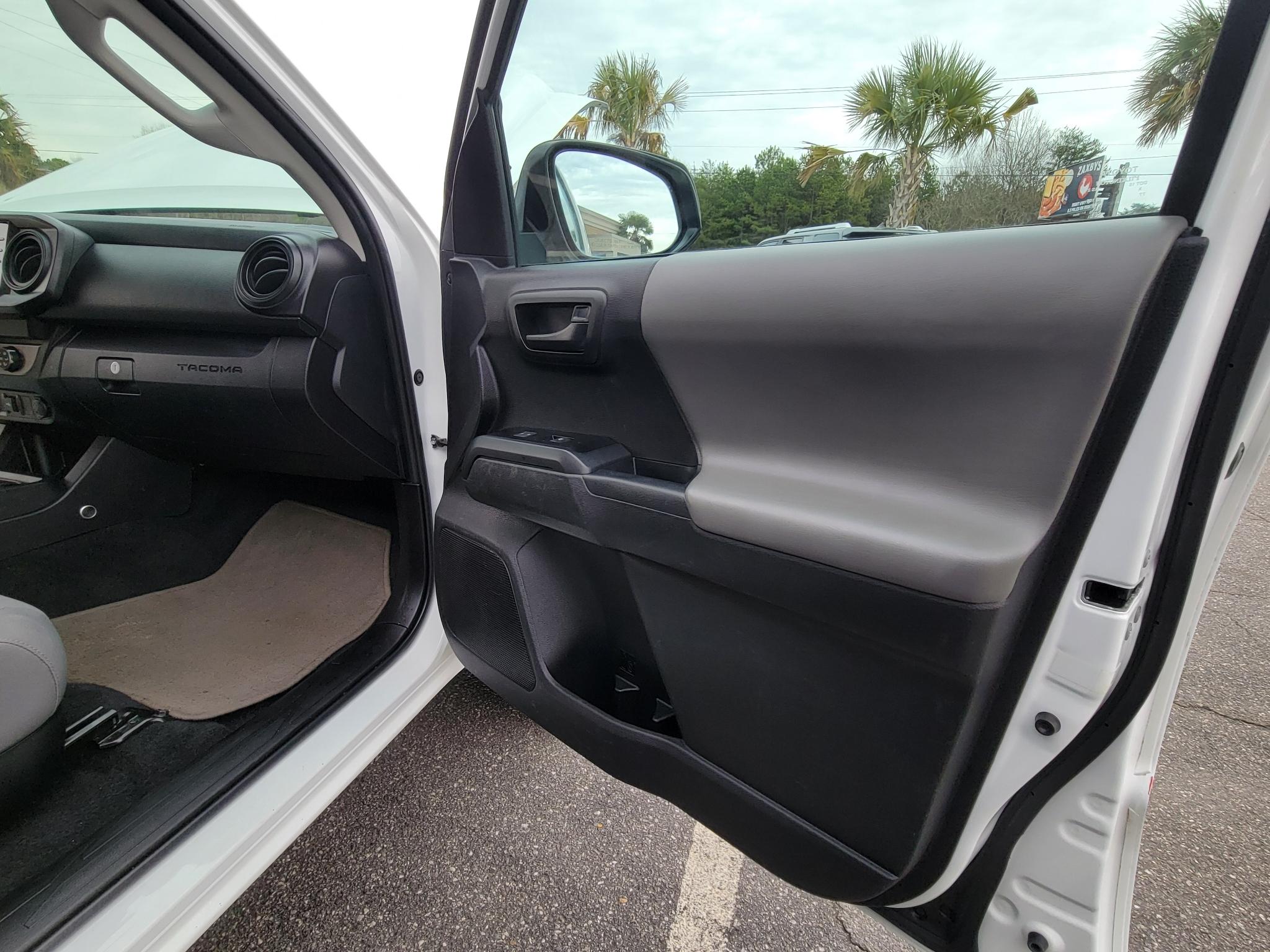 Toyota Tacoma 2WD SR5 Access Cab 6' Bed I4 AT (Natl) 2022