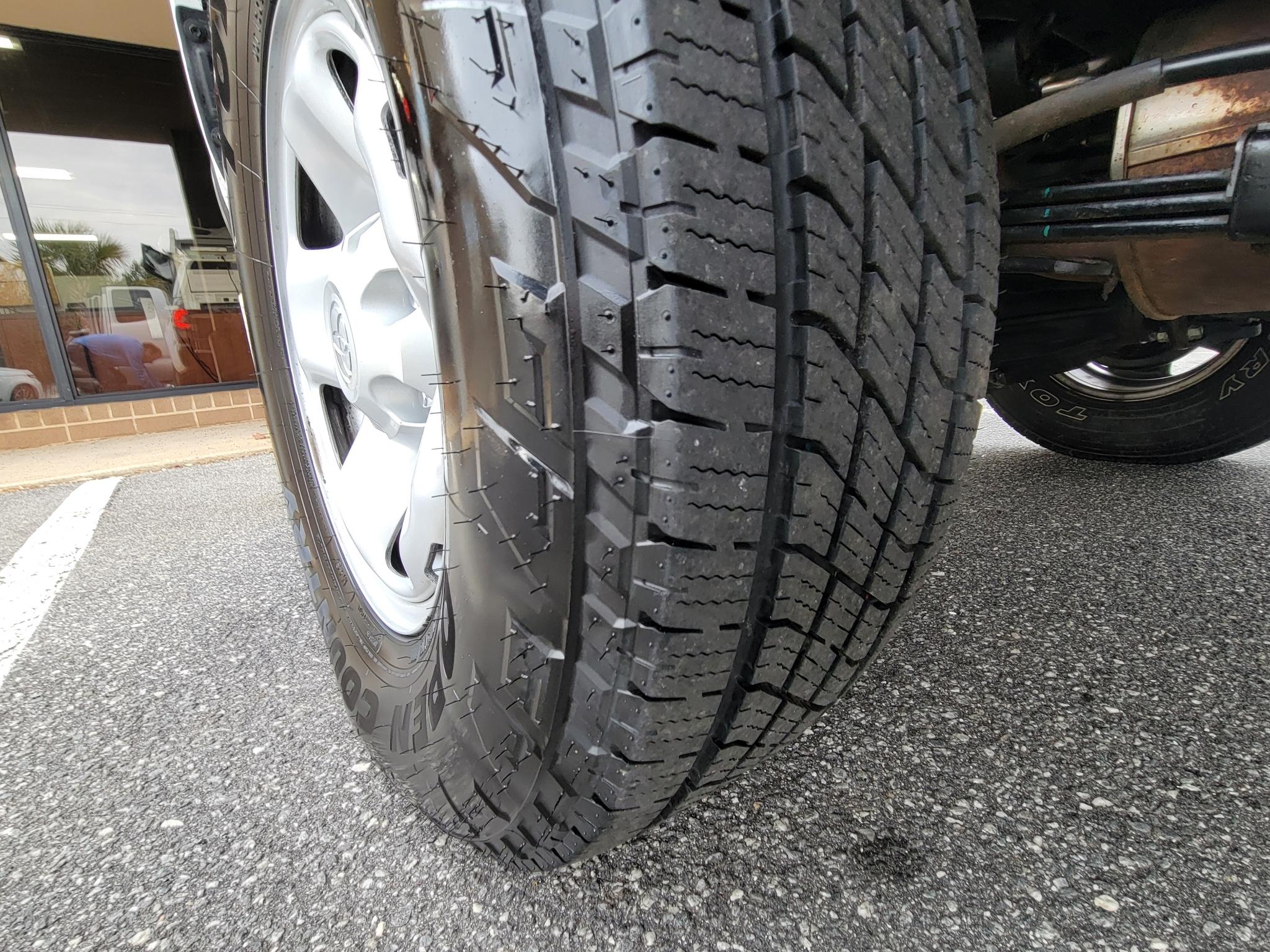 Toyota Tacoma 2WD SR5 Access Cab 6' Bed I4 AT (Natl) 2022