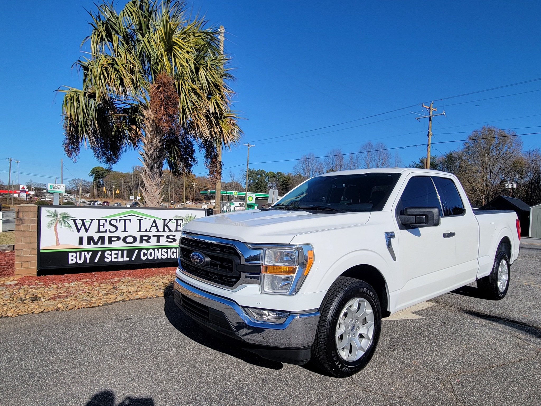 2021 Ford F-150 LARIAT 2WD SuperCab 8' Box
