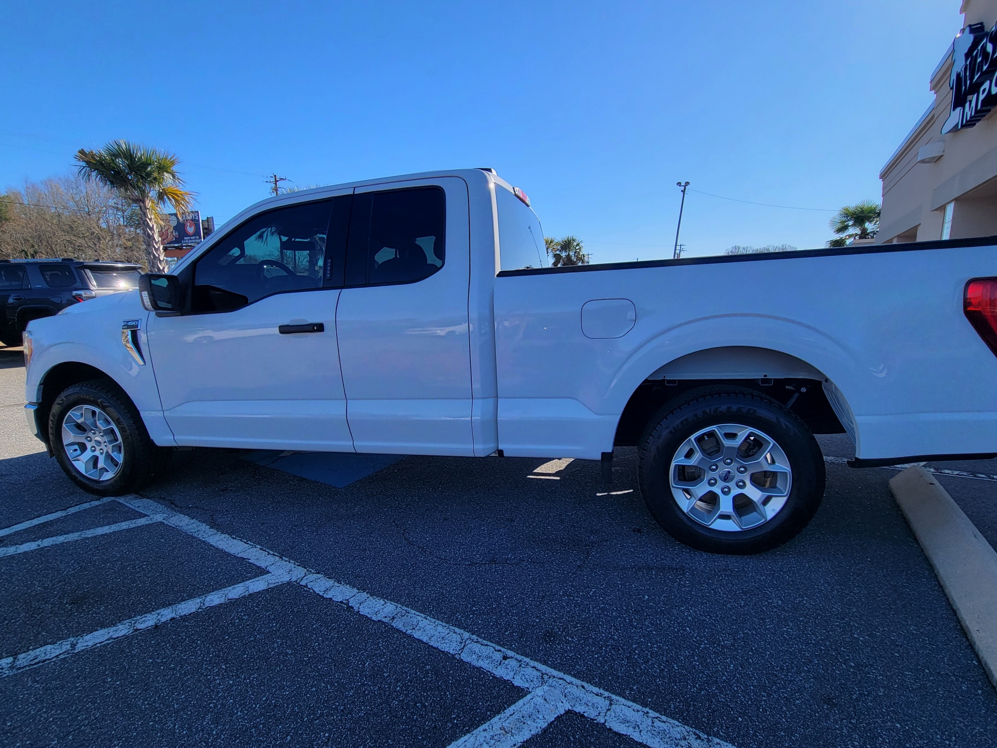 Ford F-150 Lariat 2WD SuperCab 8' Box 2021