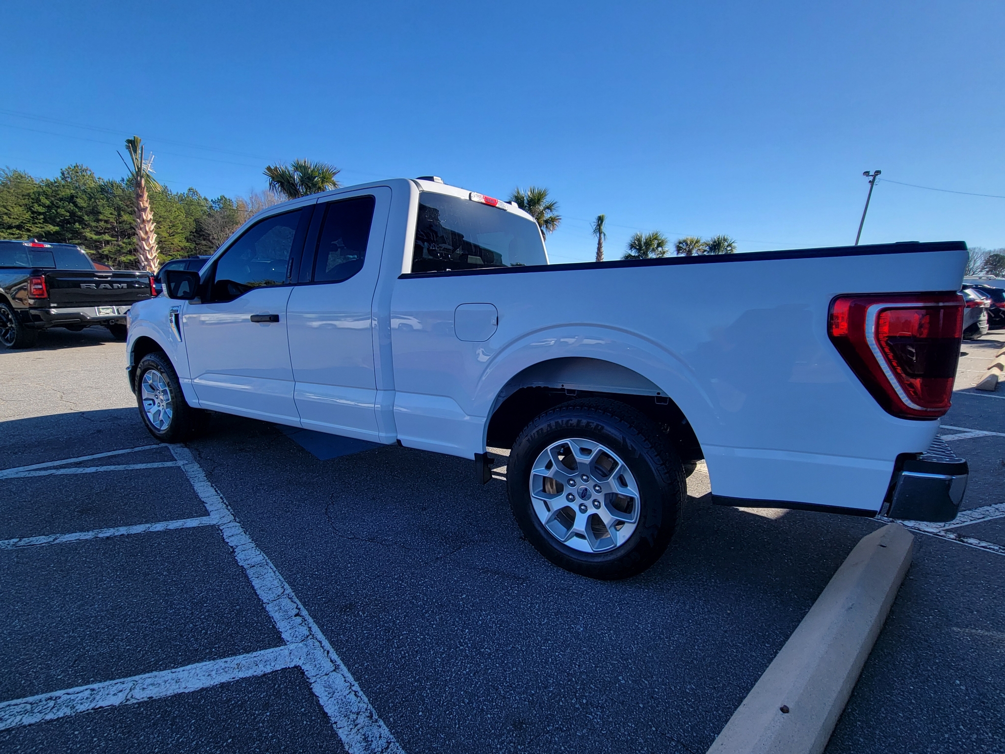 Ford F-150 Lariat 2WD SuperCab 8' Box 2021