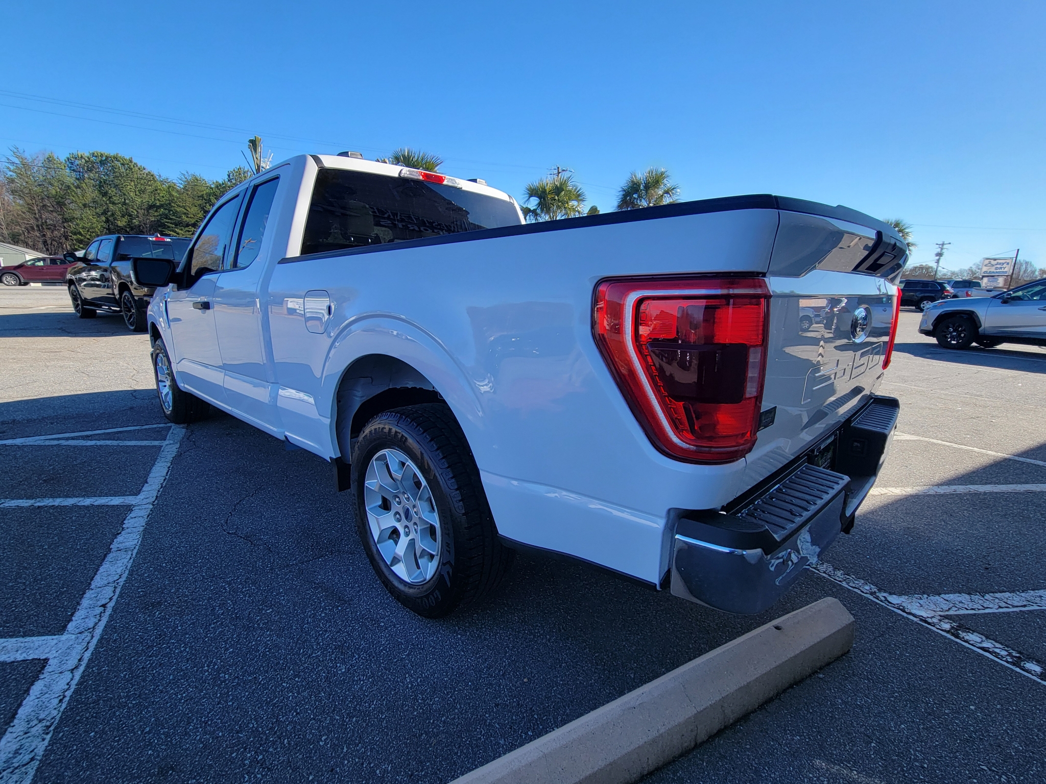 Ford F-150 Lariat 2WD SuperCab 8' Box 2021