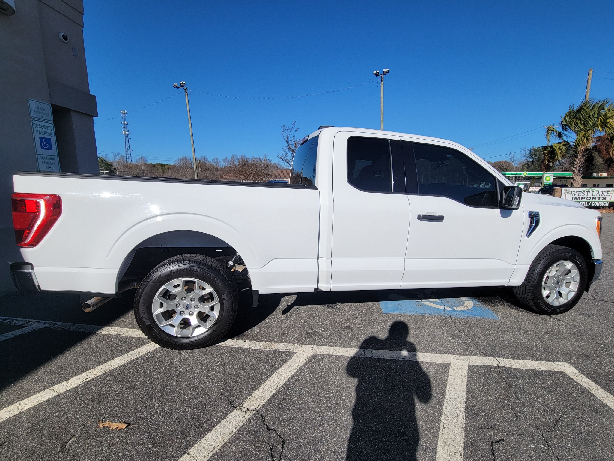 Ford F-150 Lariat 2WD SuperCab 8' Box 2021