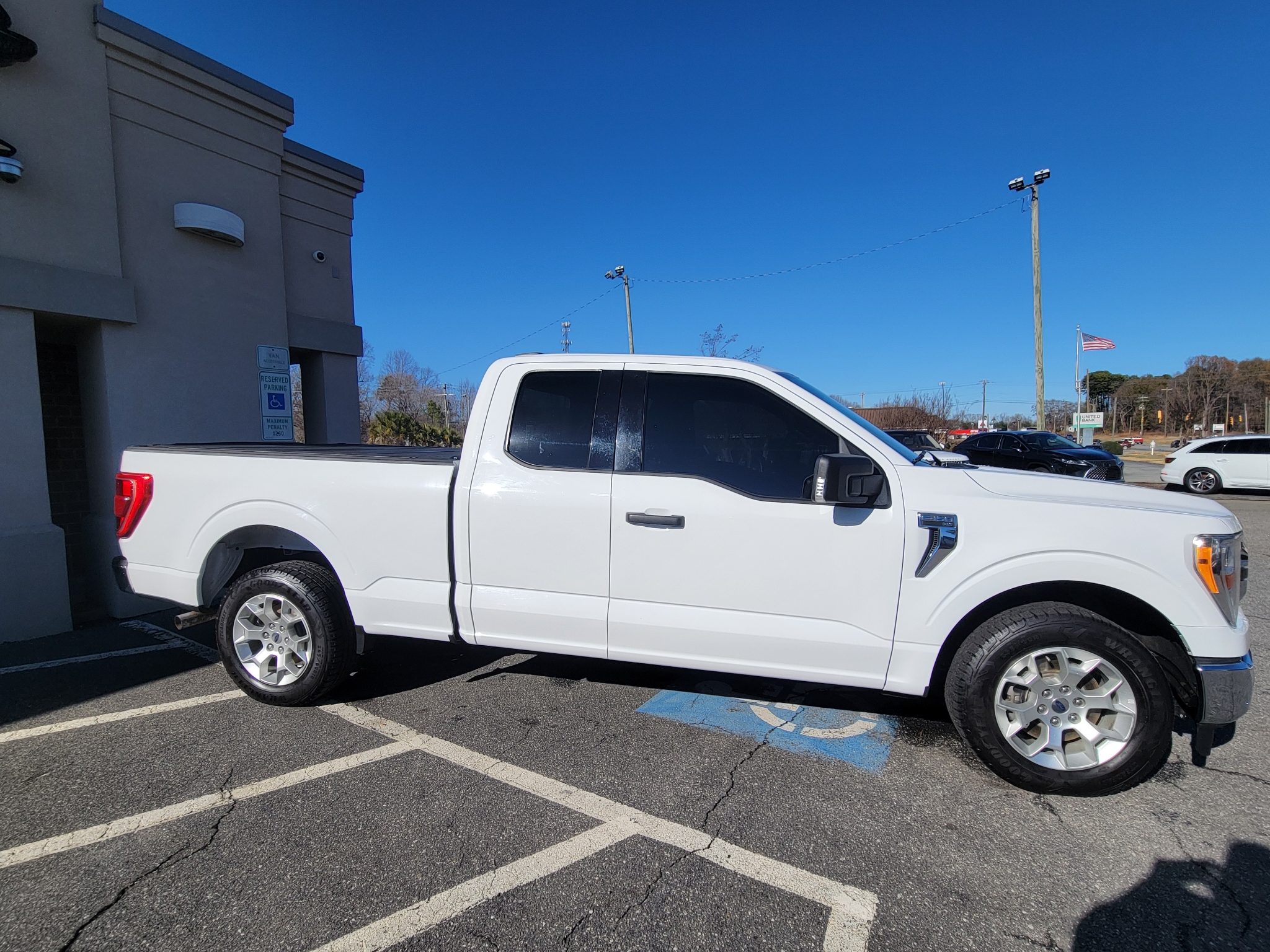 Ford F-150 Lariat 2WD SuperCab 8' Box 2021