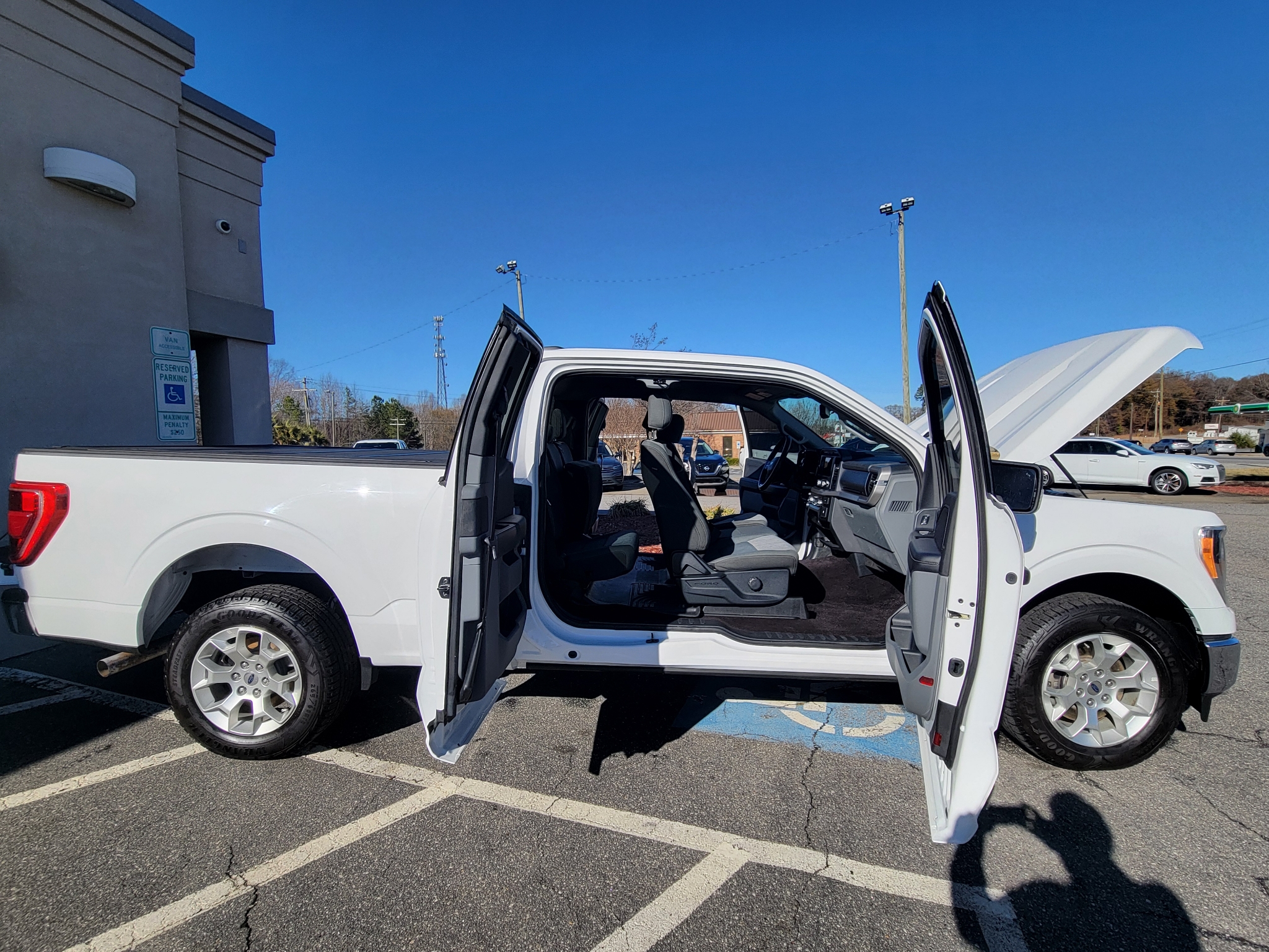 Ford F-150 Lariat 2WD SuperCab 8' Box 2021