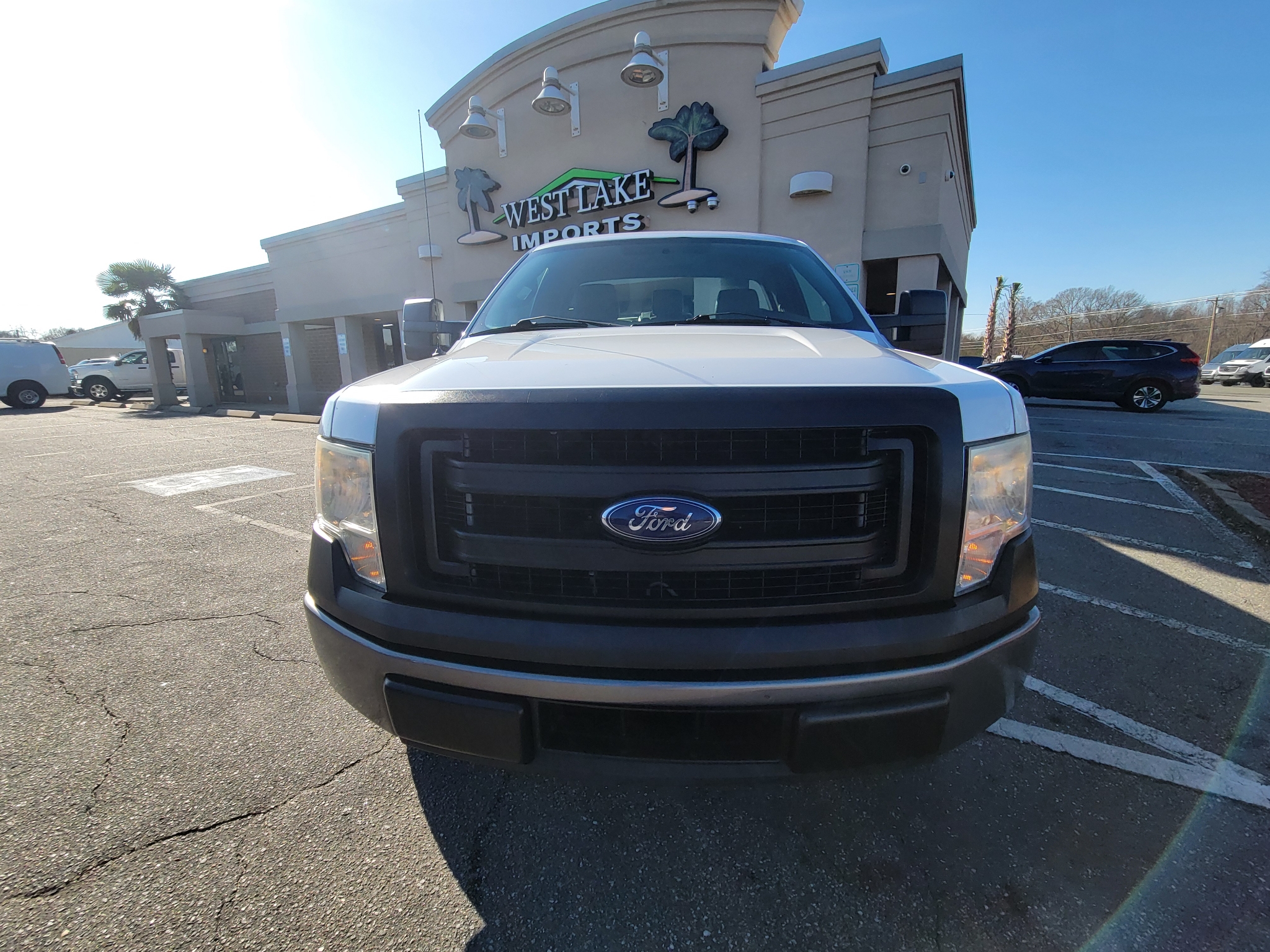 Ford F-150 2WD Reg Cab 145" XL w/HD Payload Pkg 2014
